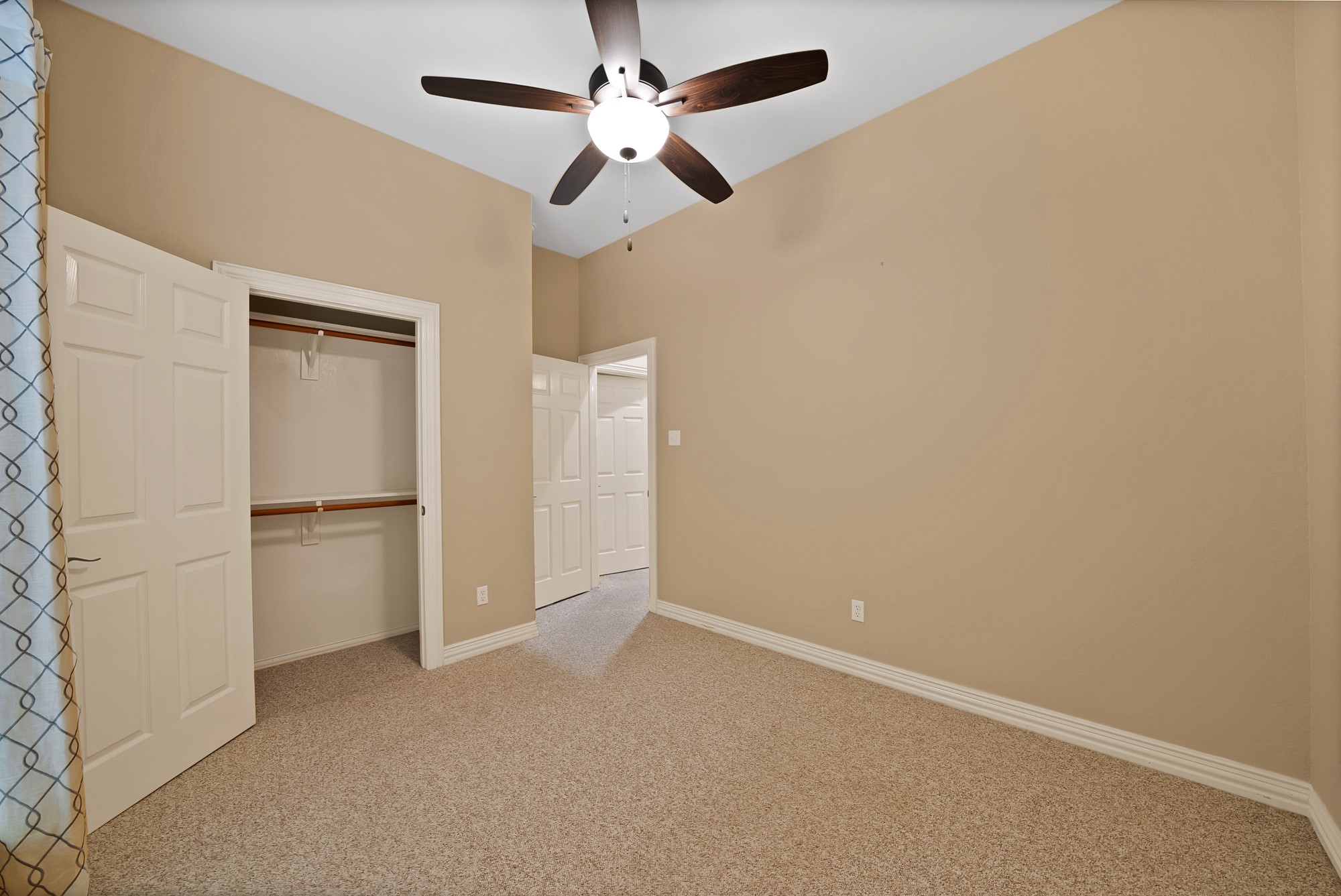 1220 Woodland Park Drive Hurst TX 76053