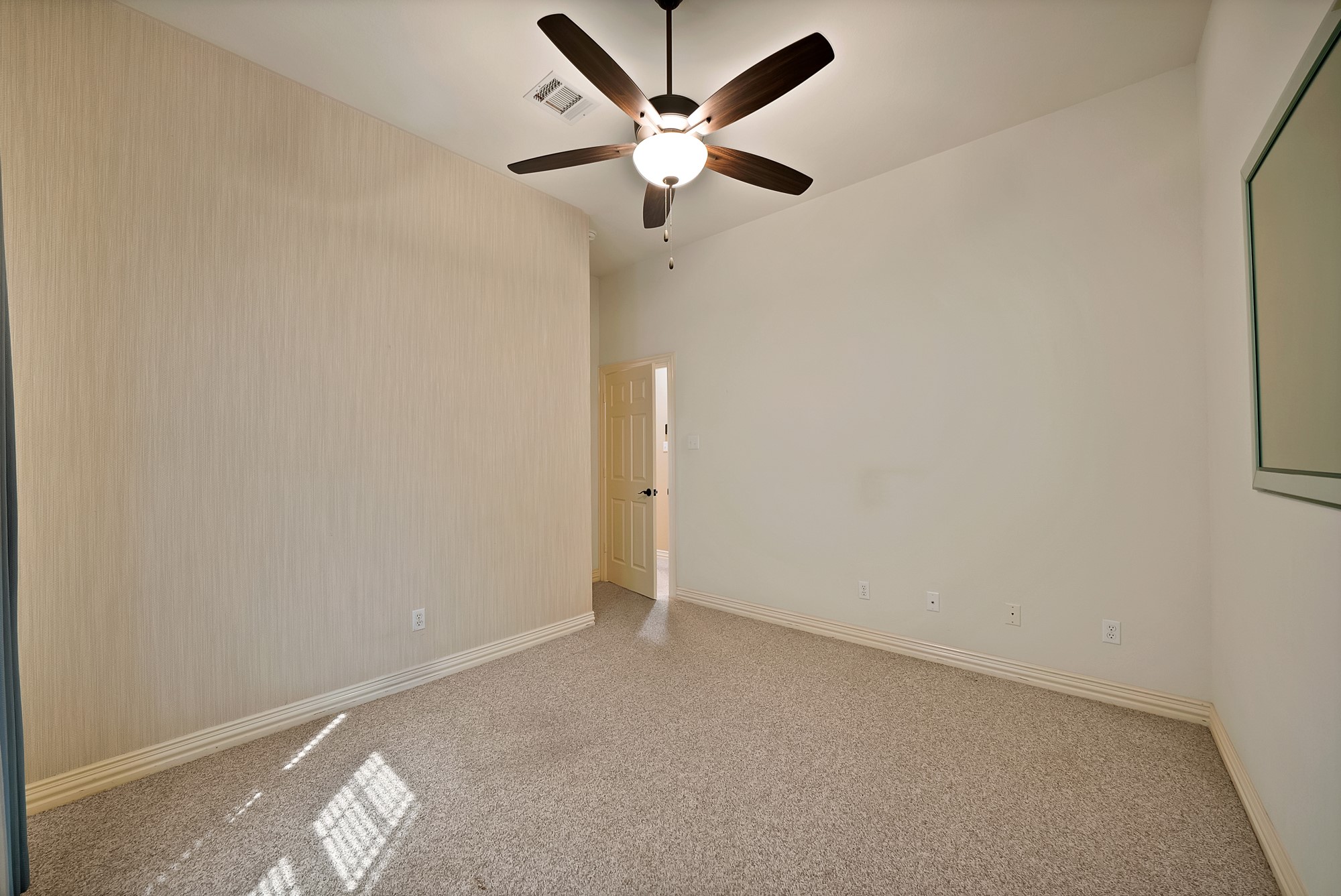 1220 Woodland Park Drive Hurst TX 76053