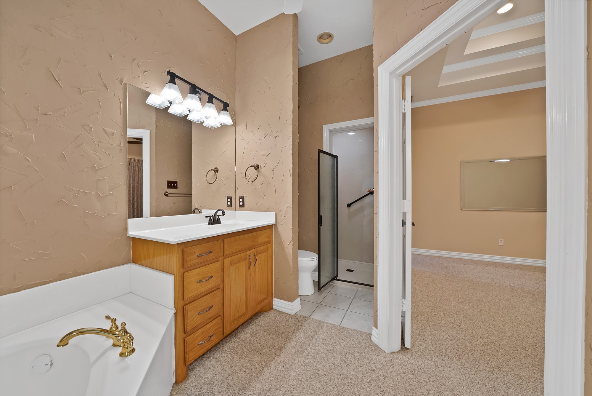1220 Woodland Park Drive Hurst TX 76053