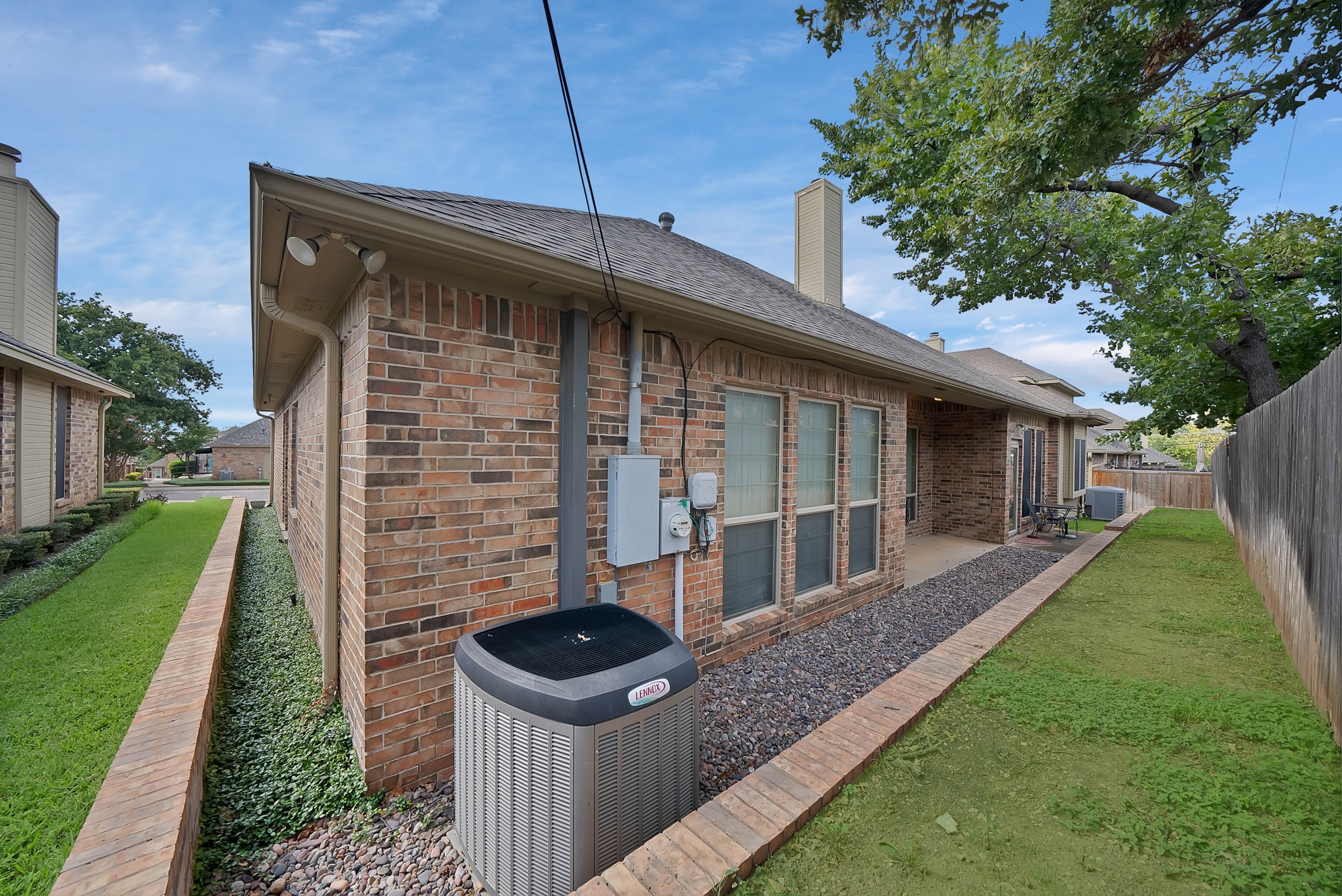 1220 Woodland Park Drive Hurst TX 76053