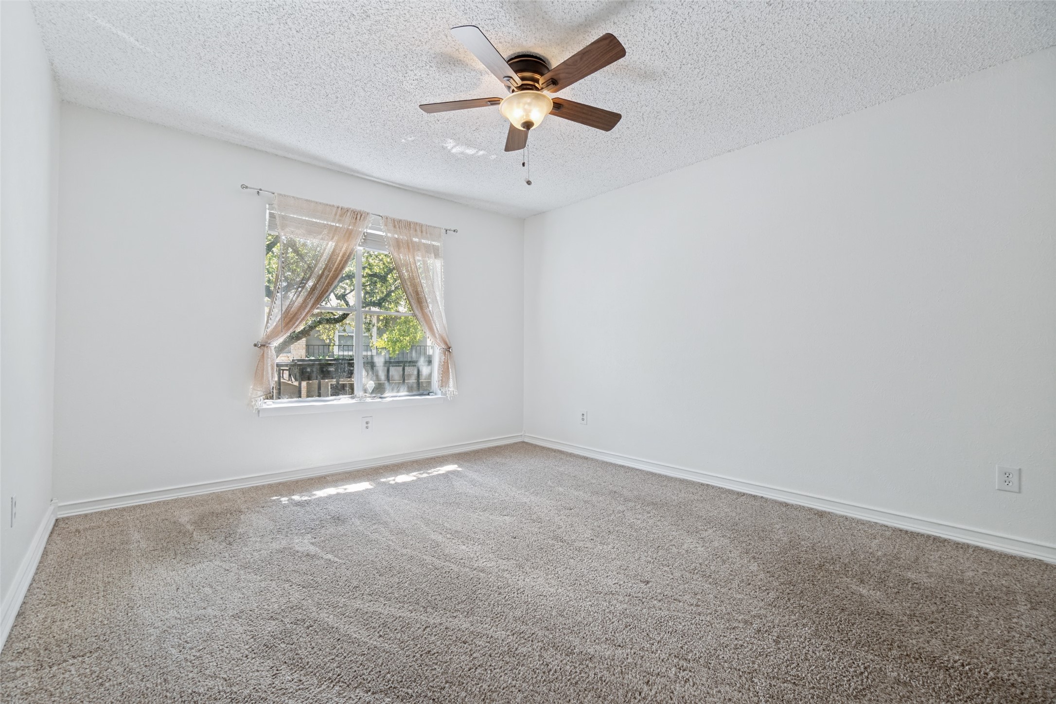 7452 E Northwest Highway Dallas TX 75231