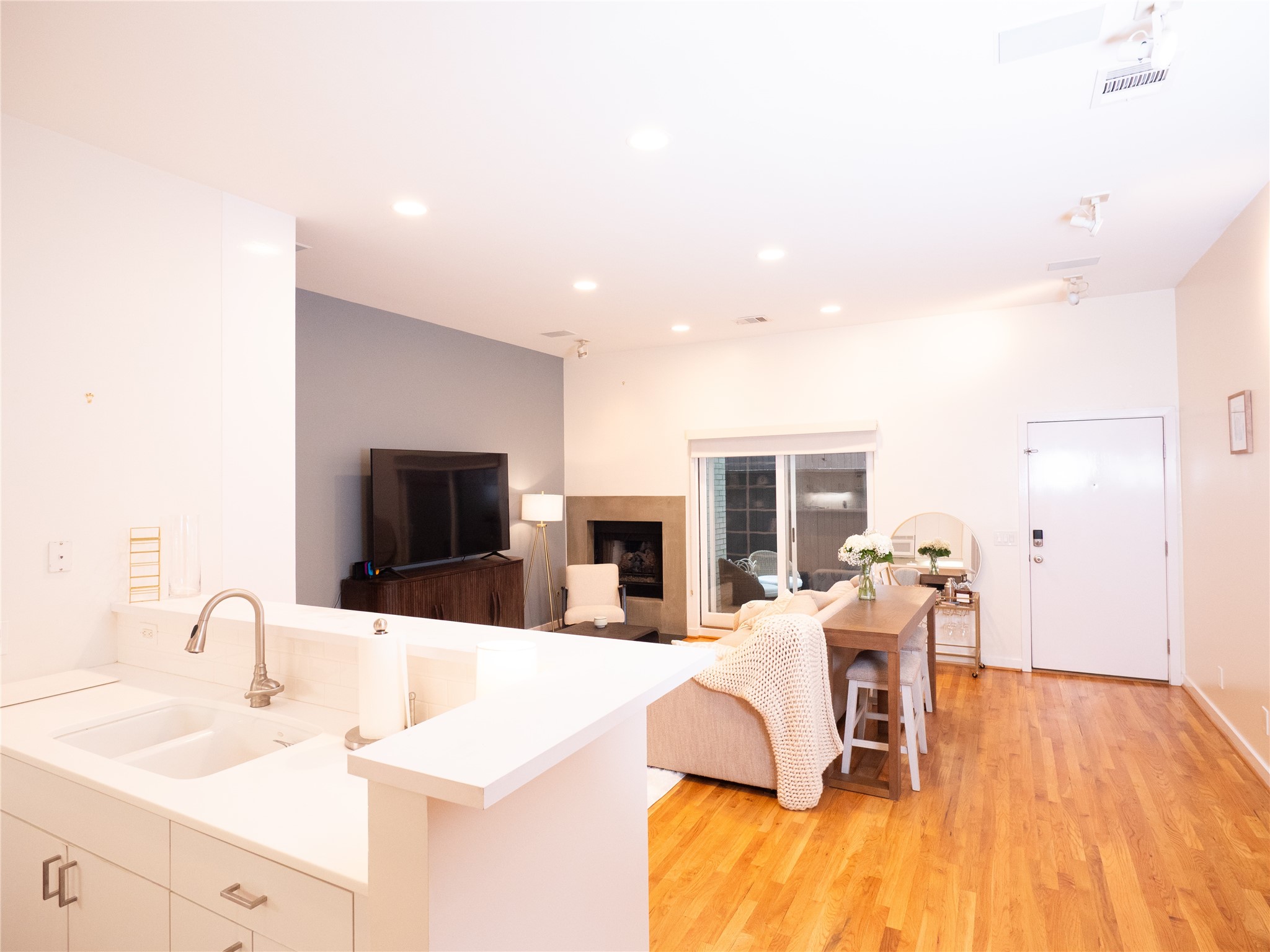 4125 Cole Avenue Dallas TX 75204