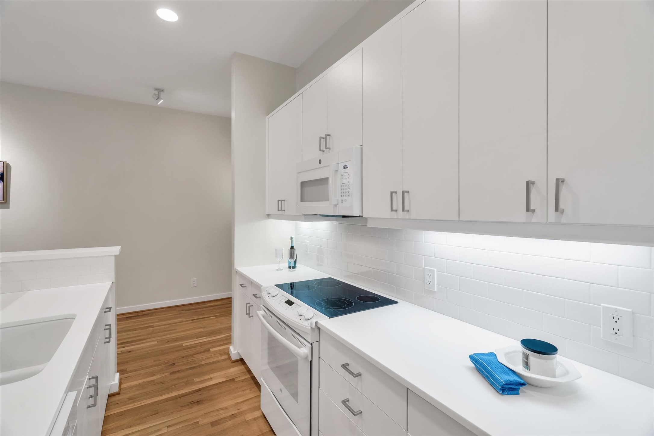 4125 Cole Avenue Dallas TX 75204
