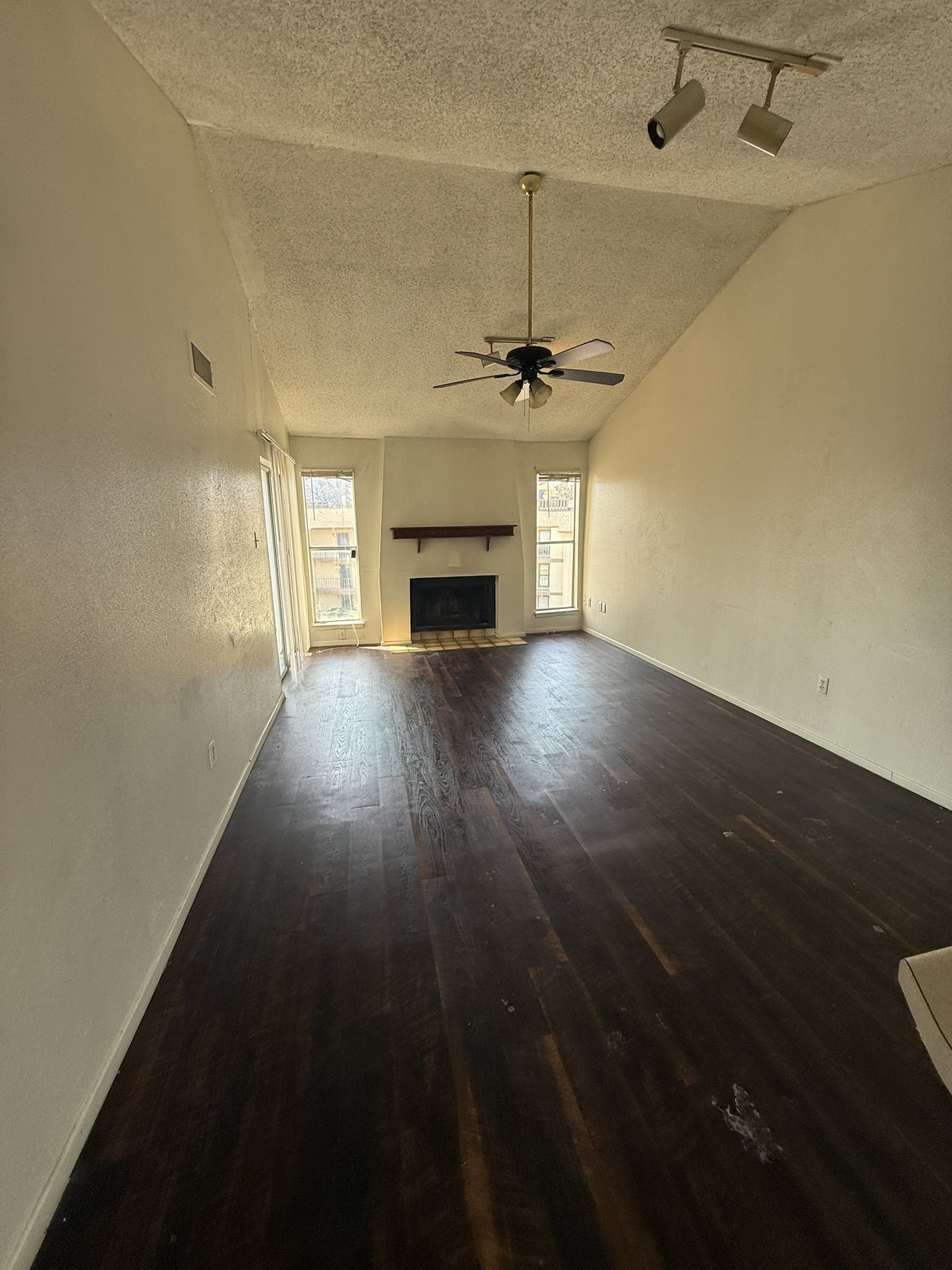 6050 Melody Lane Dallas TX 75231