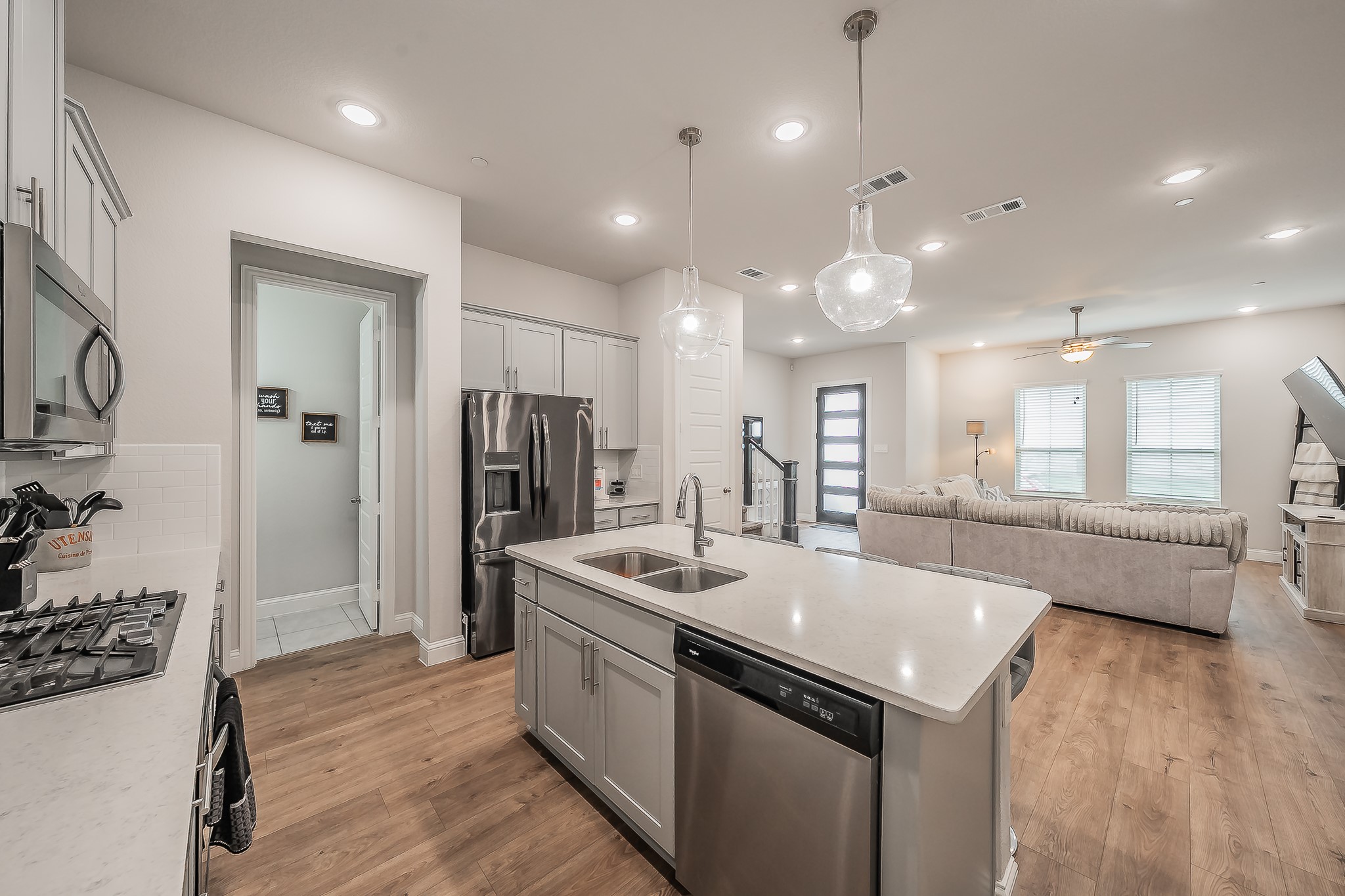 12933 Couture Drive Farmers Branch TX 75234