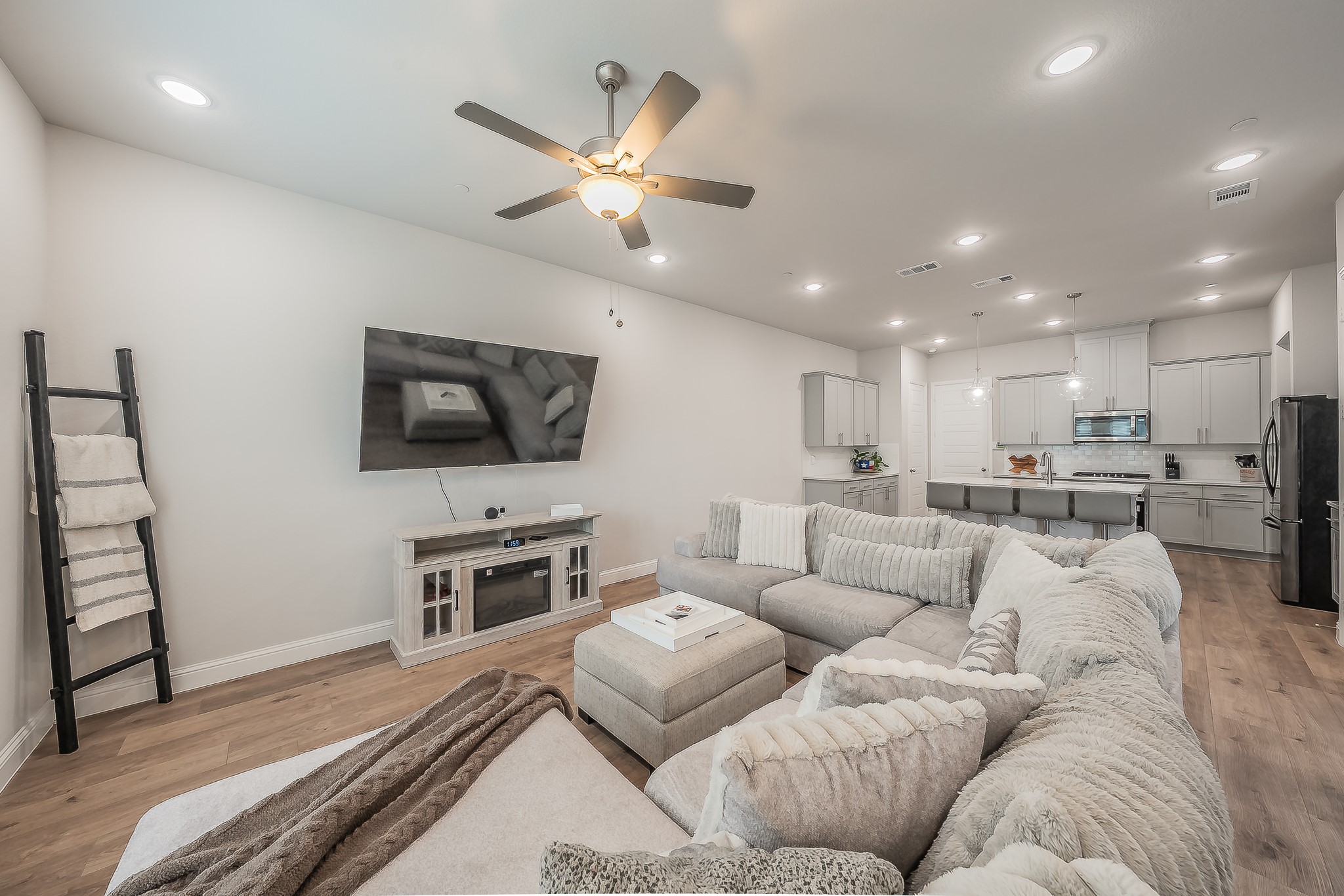 12933 Couture Drive Farmers Branch TX 75234