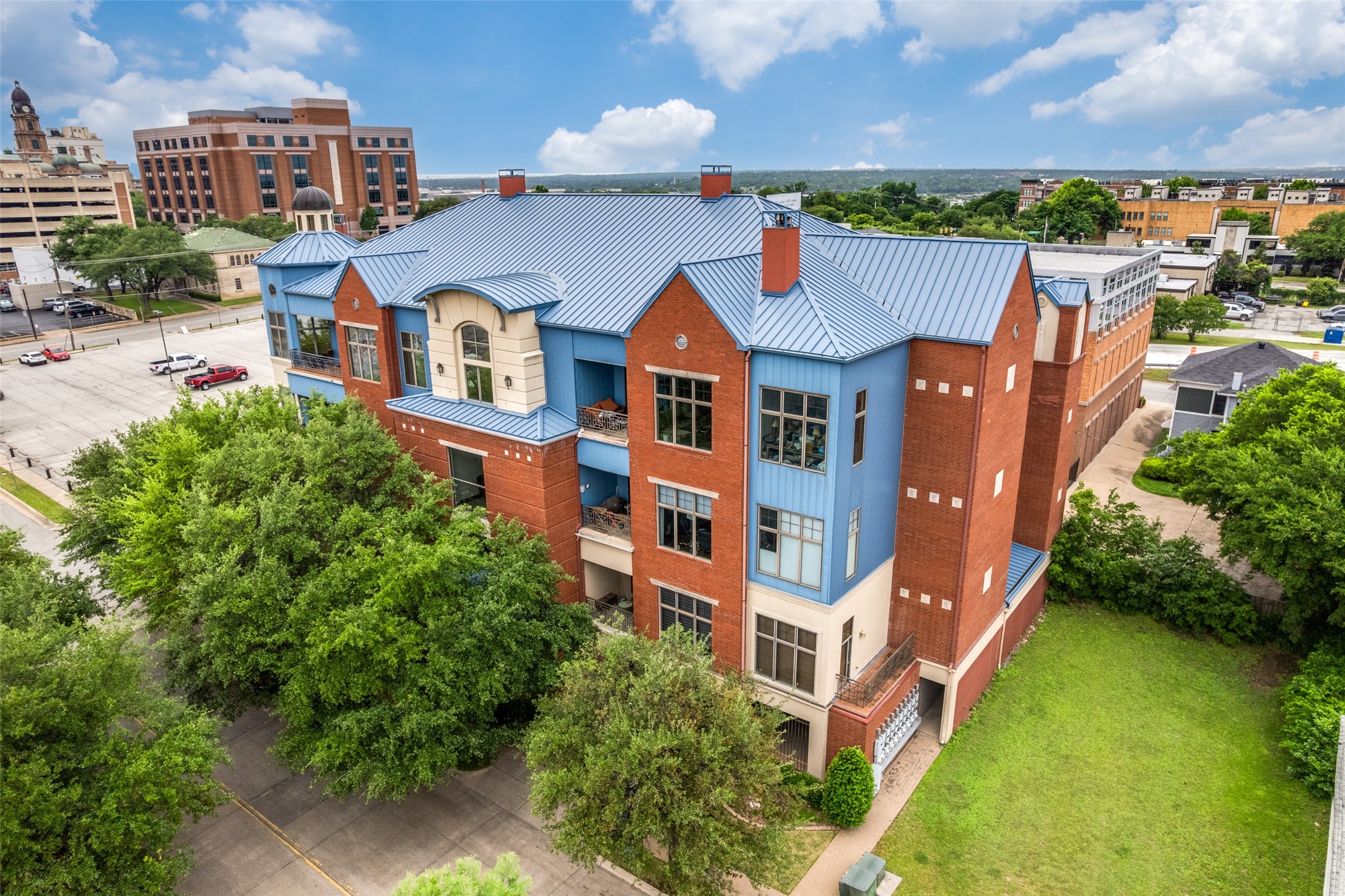 601 E 1st Street Fort Worth TX 76102