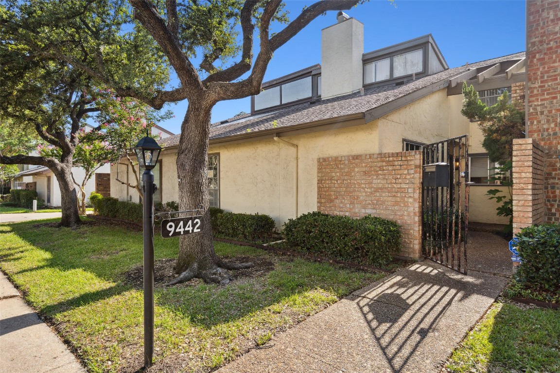 9442 Chimney Corner Lane Dallas TX 75243