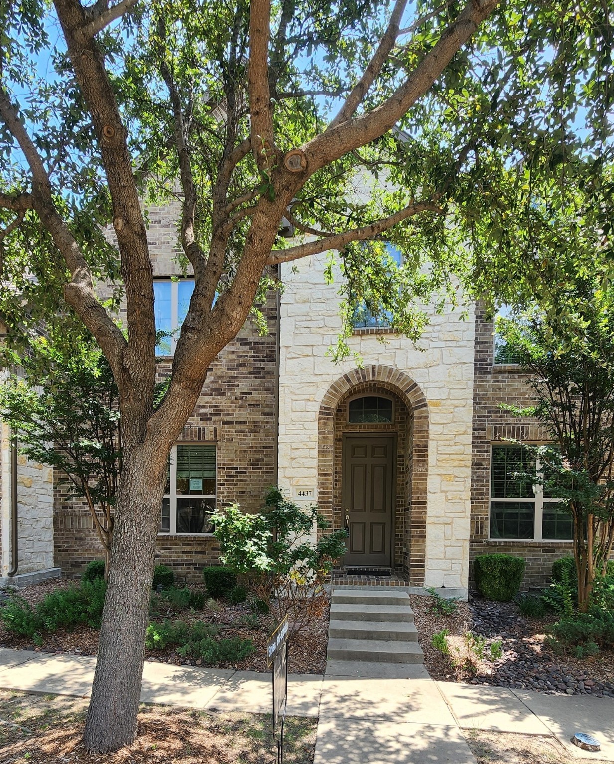 4437 Blackjack Oak Drive Mckinney TX 75070