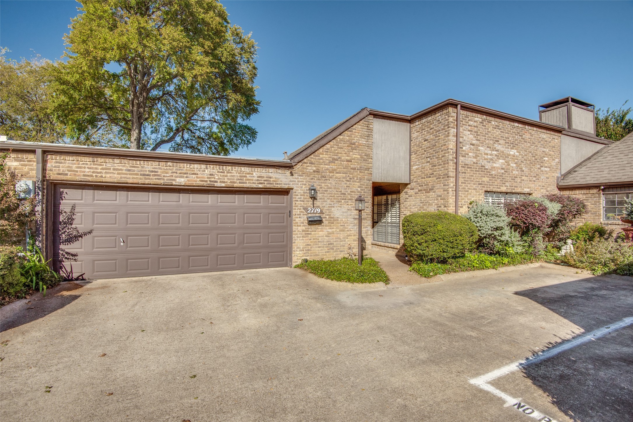 2719 Fairway Park Street Grand Prairie TX 75050