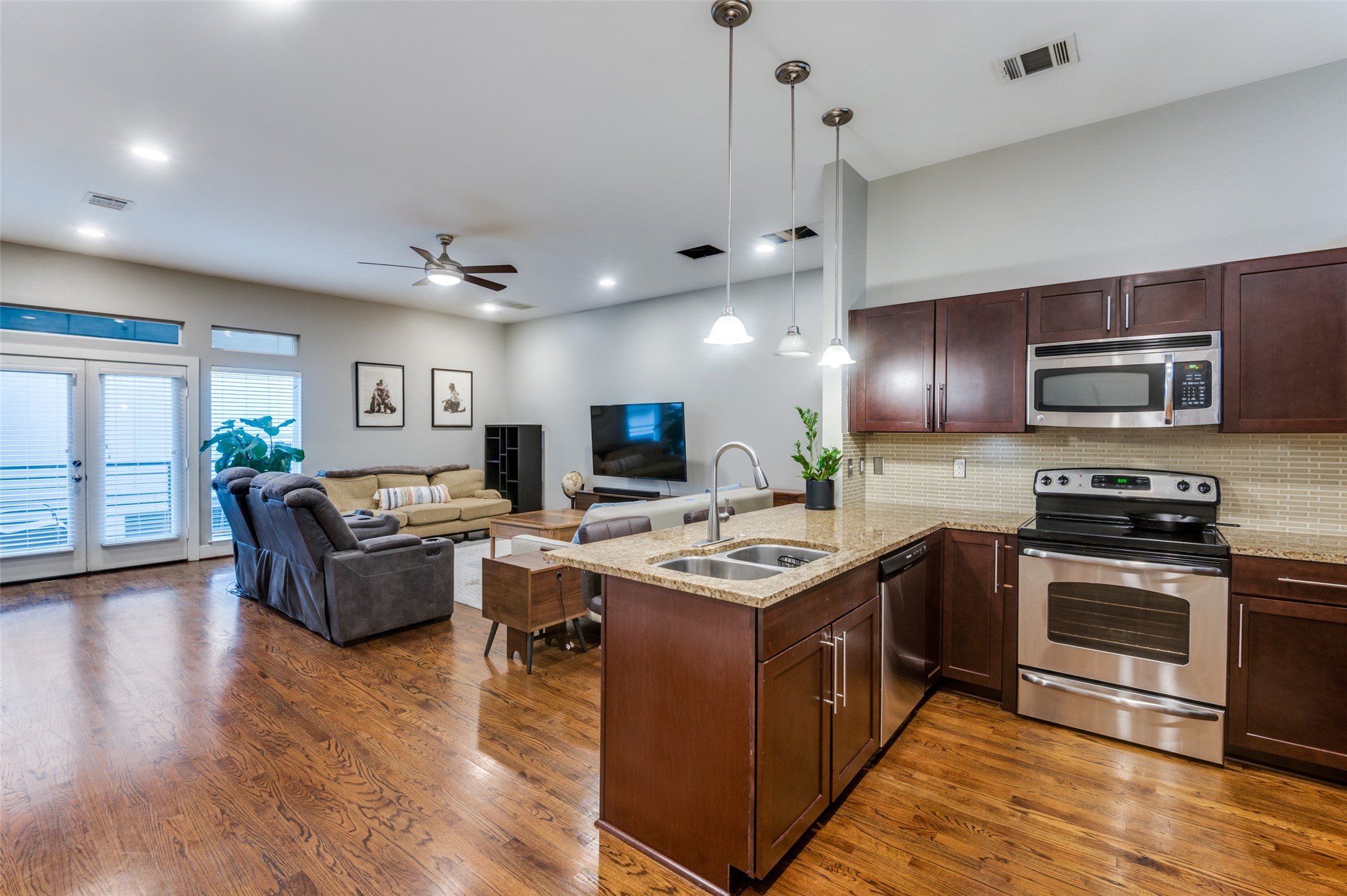 5618 Lindell Avenue Dallas TX 75206