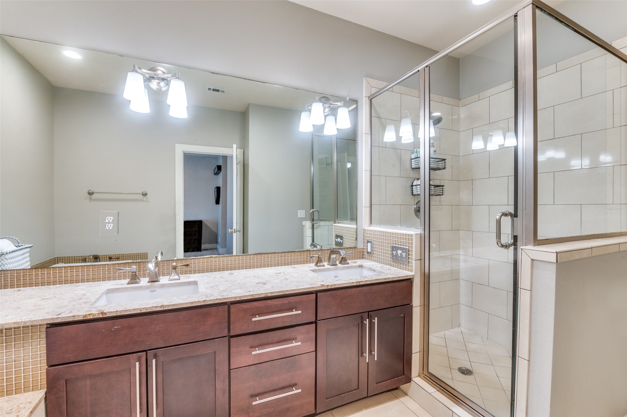5618 Lindell Avenue Dallas TX 75206