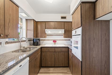 5817 Sandhurst Lane Dallas TX 75206