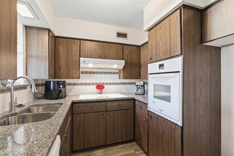 5817 Sandhurst Lane Dallas TX 75206