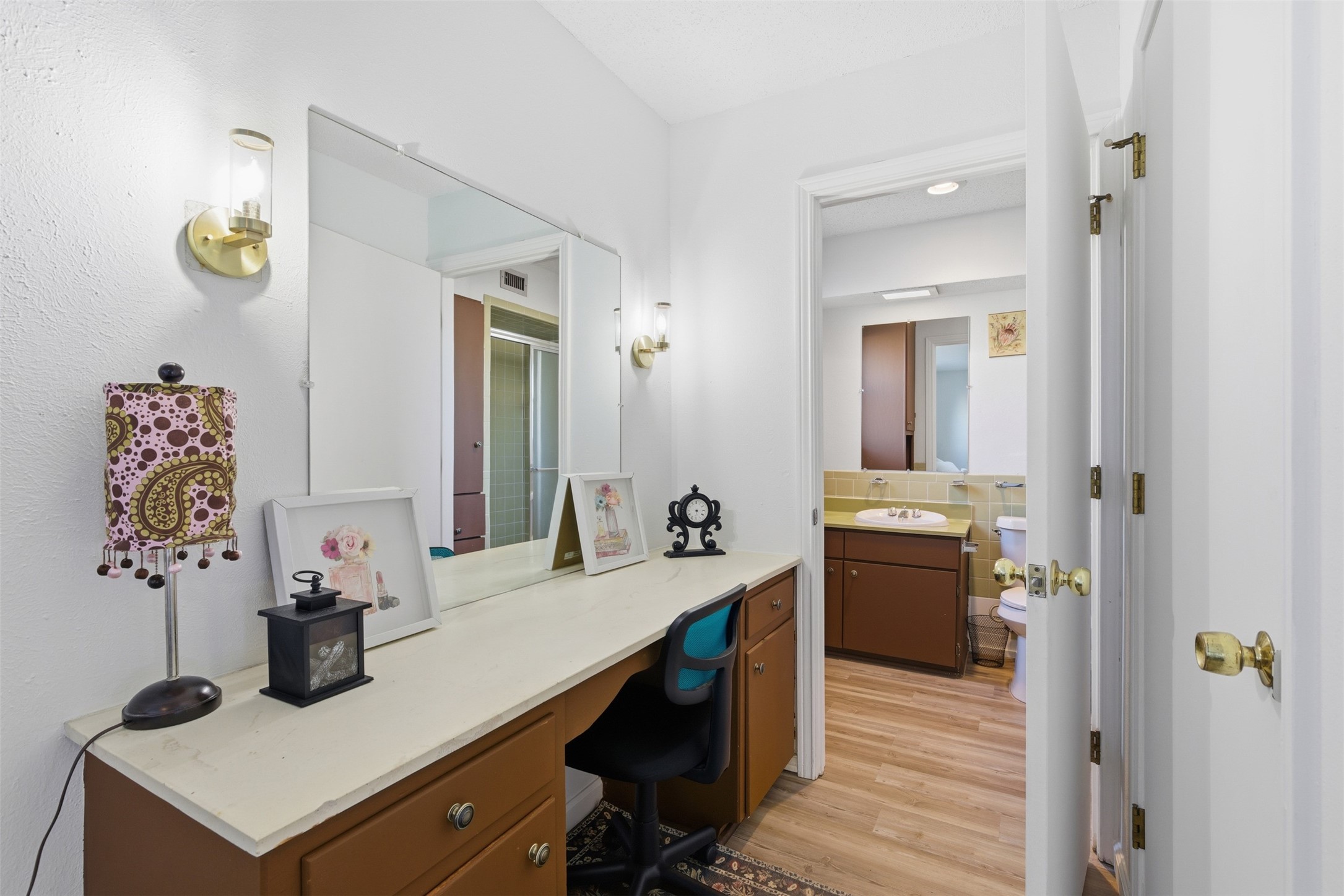 5817 Sandhurst Lane Dallas TX 75206