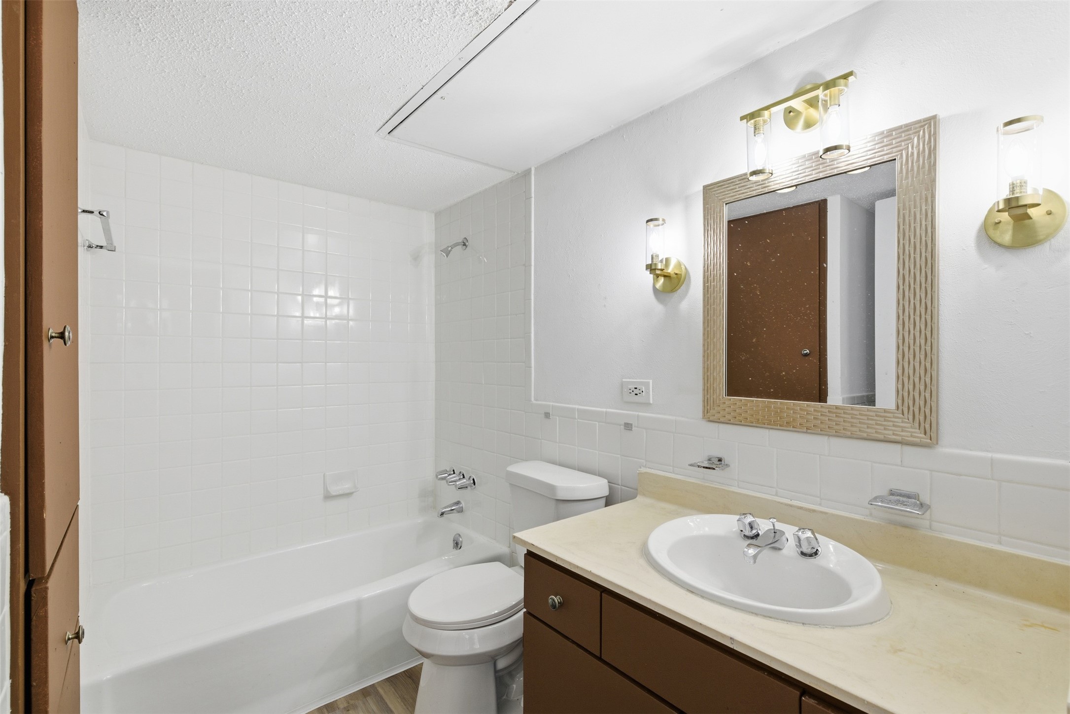 5817 Sandhurst Lane Dallas TX 75206
