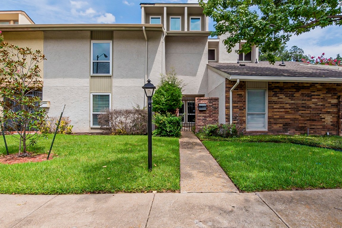 9804 Bent Branch Lane Dallas TX 75243