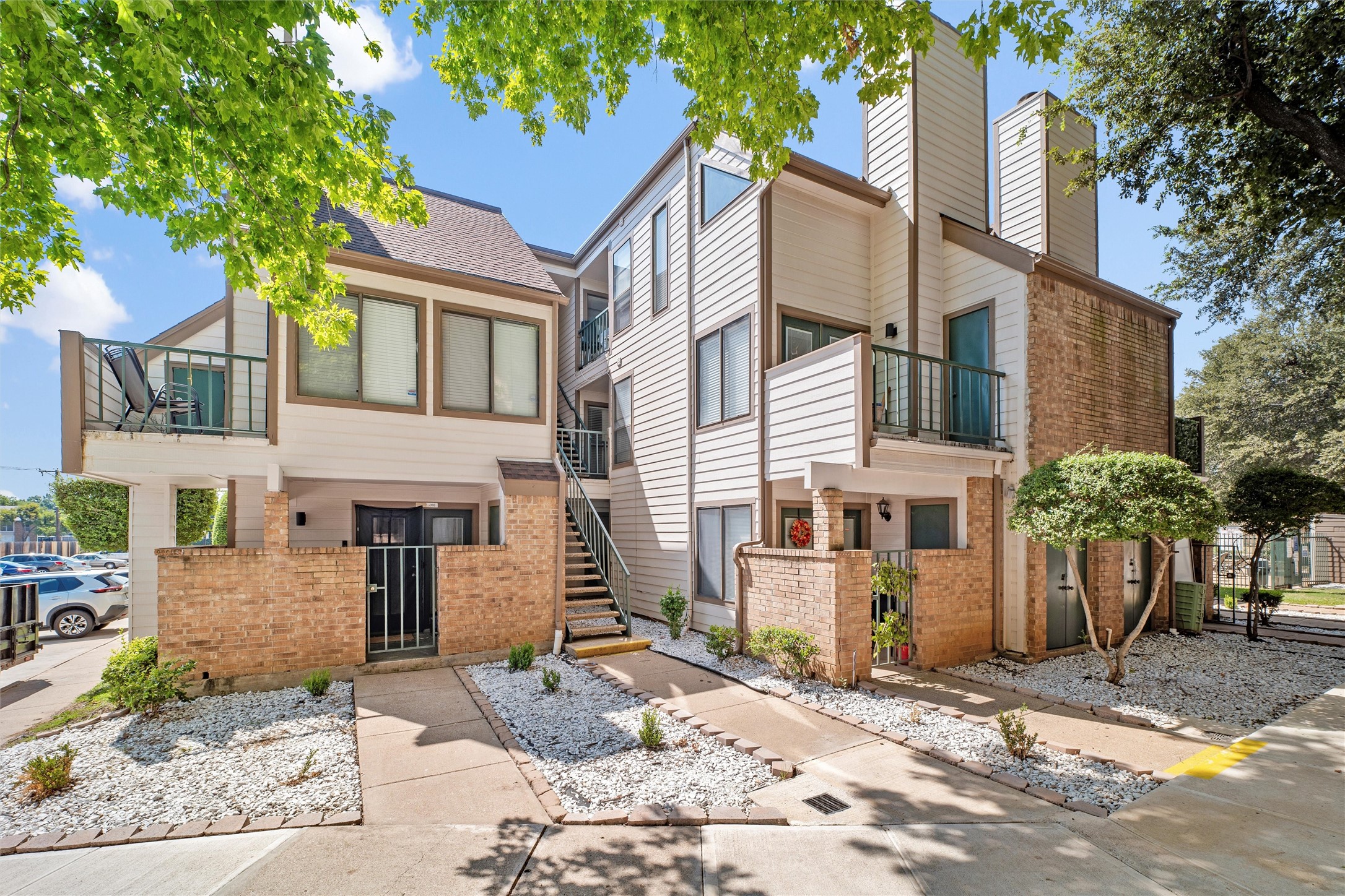 2310 Bamboo Drive Arlington TX 76006