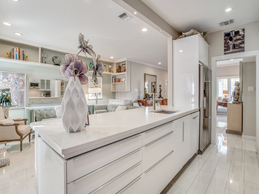 10764 Villager Road Dallas TX 75230