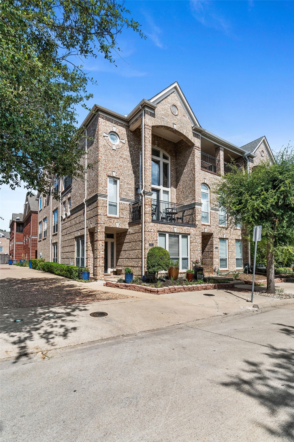 2921 Hallsville Street Dallas TX 75204