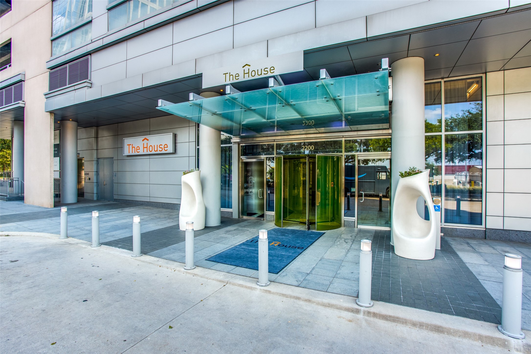 2200 Victory Avenue Dallas TX 75219