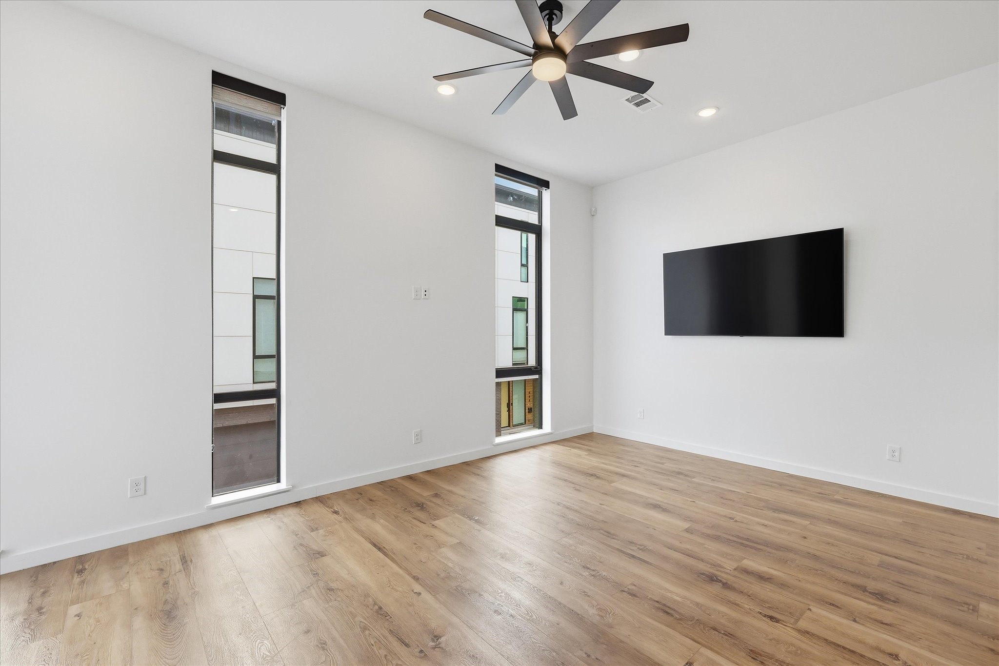 453 W Morphy Street Fort Worth TX 76104