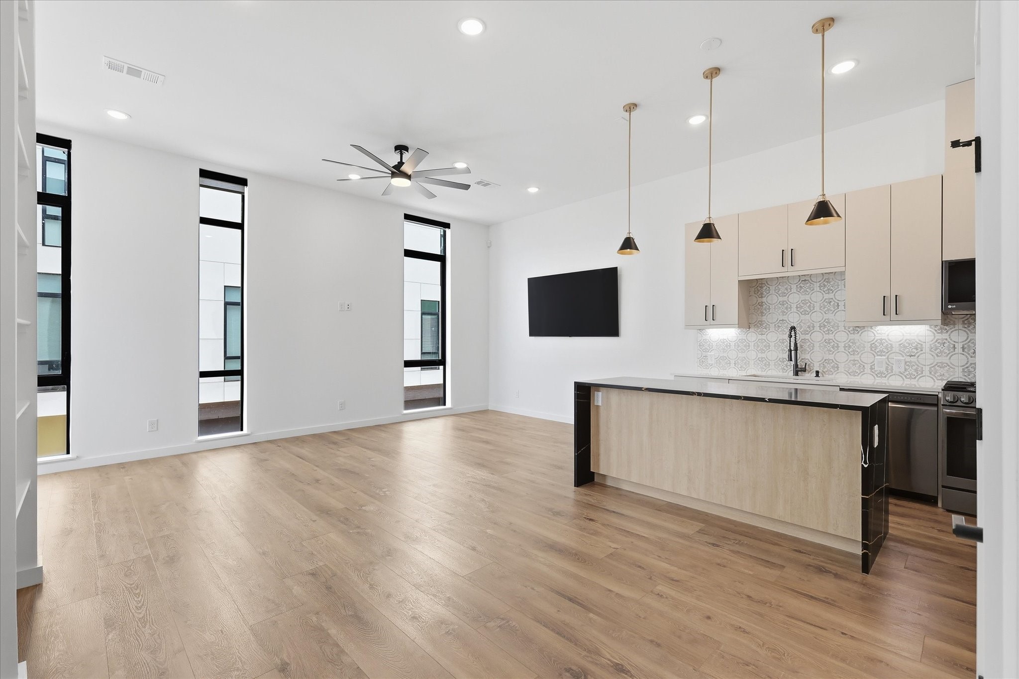 453 W Morphy Street Fort Worth TX 76104