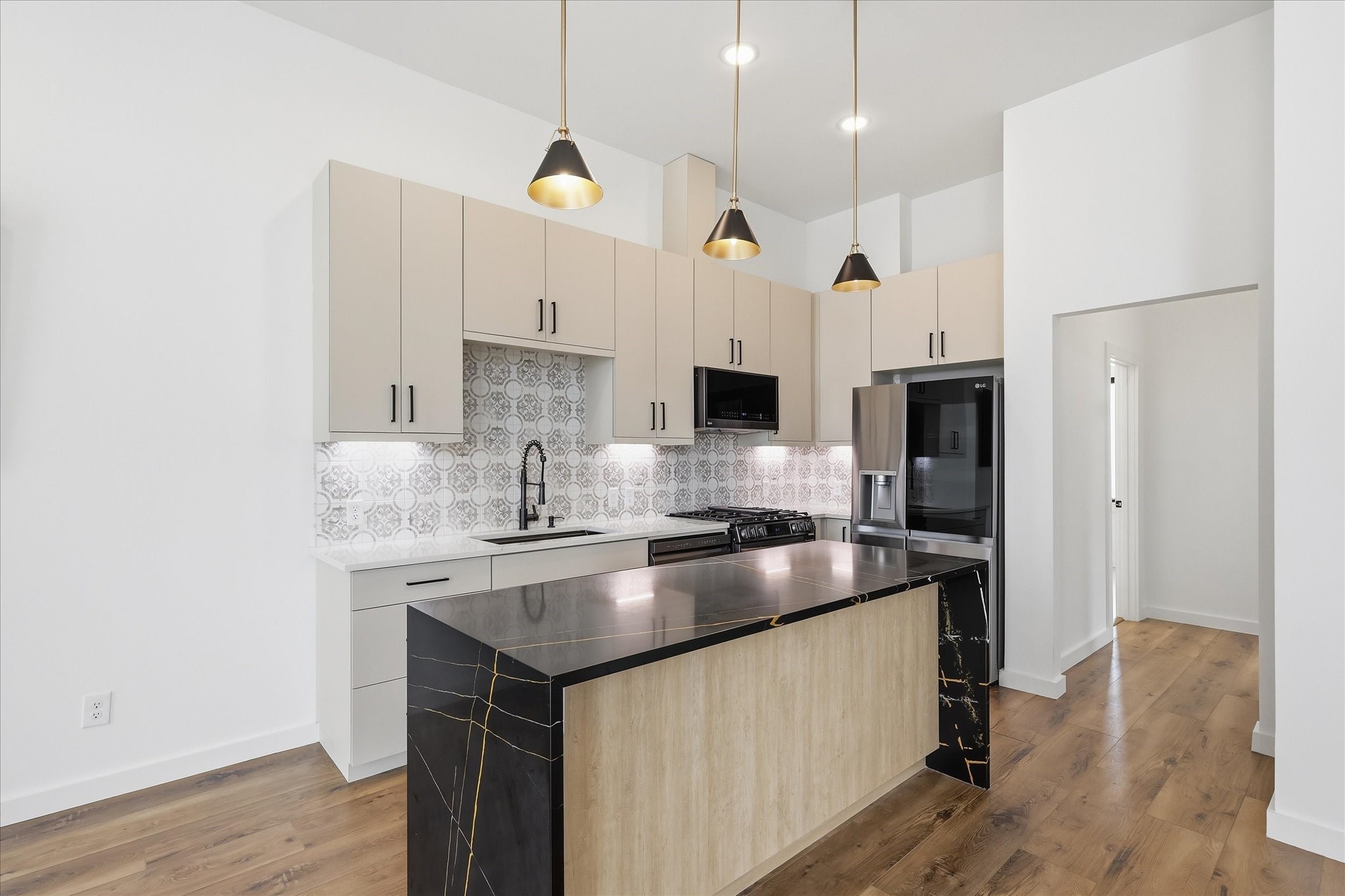 453 W Morphy Street Fort Worth TX 76104