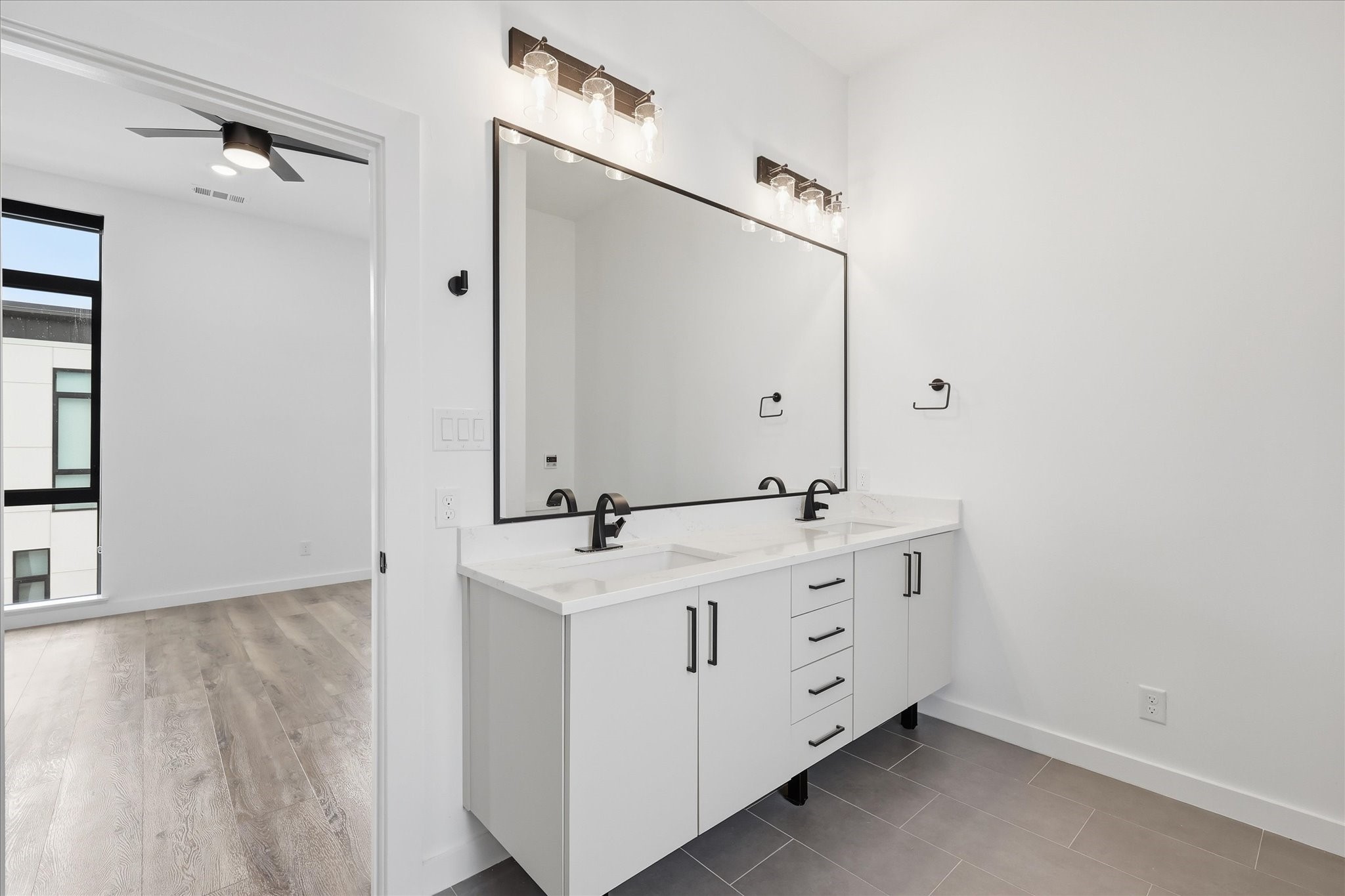 453 W Morphy Street Fort Worth TX 76104