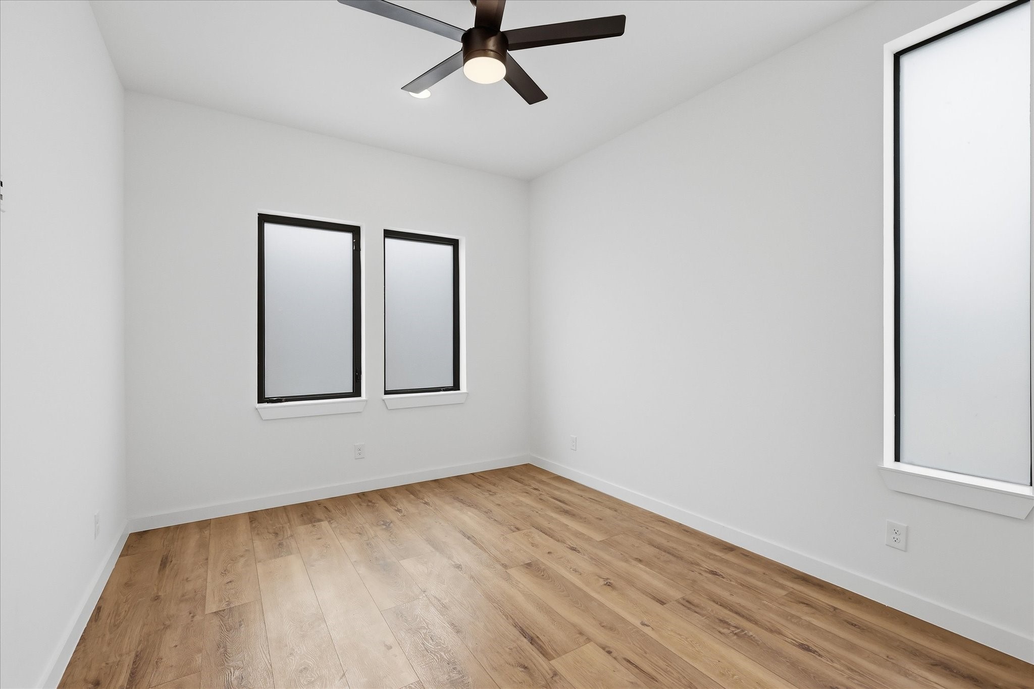 453 W Morphy Street Fort Worth TX 76104