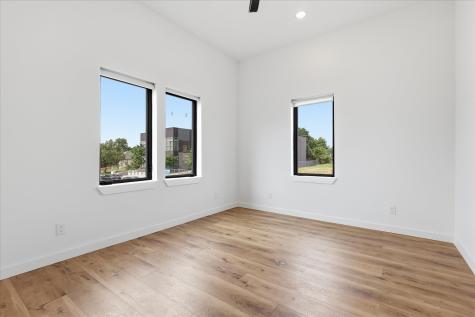 453 W Morphy Street Fort Worth TX 76104