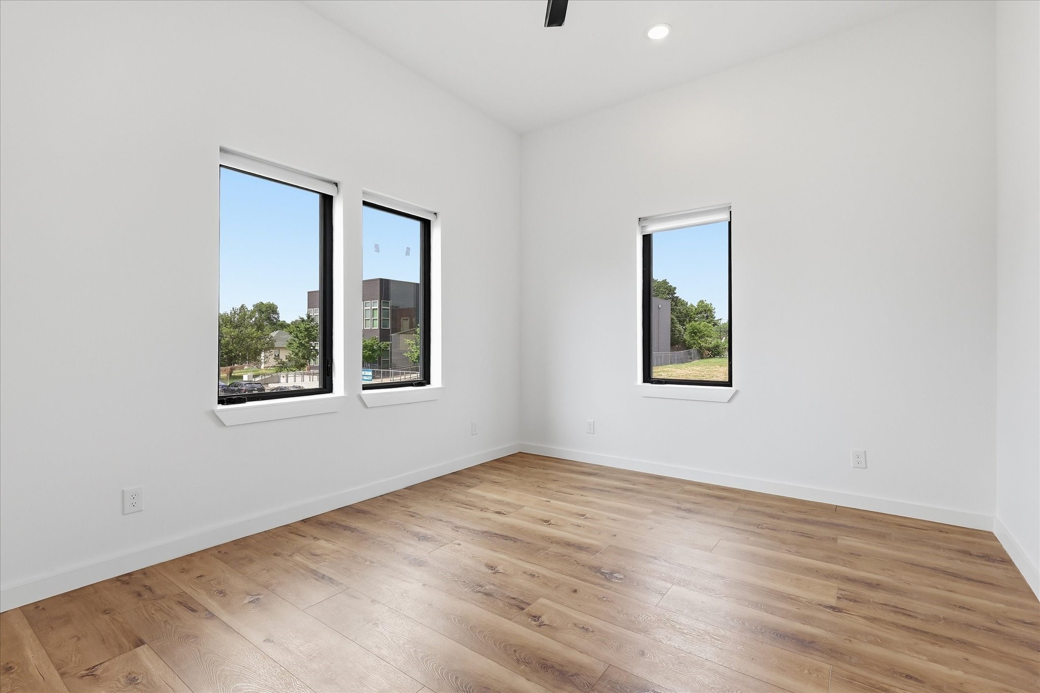 453 W Morphy Street Fort Worth TX 76104