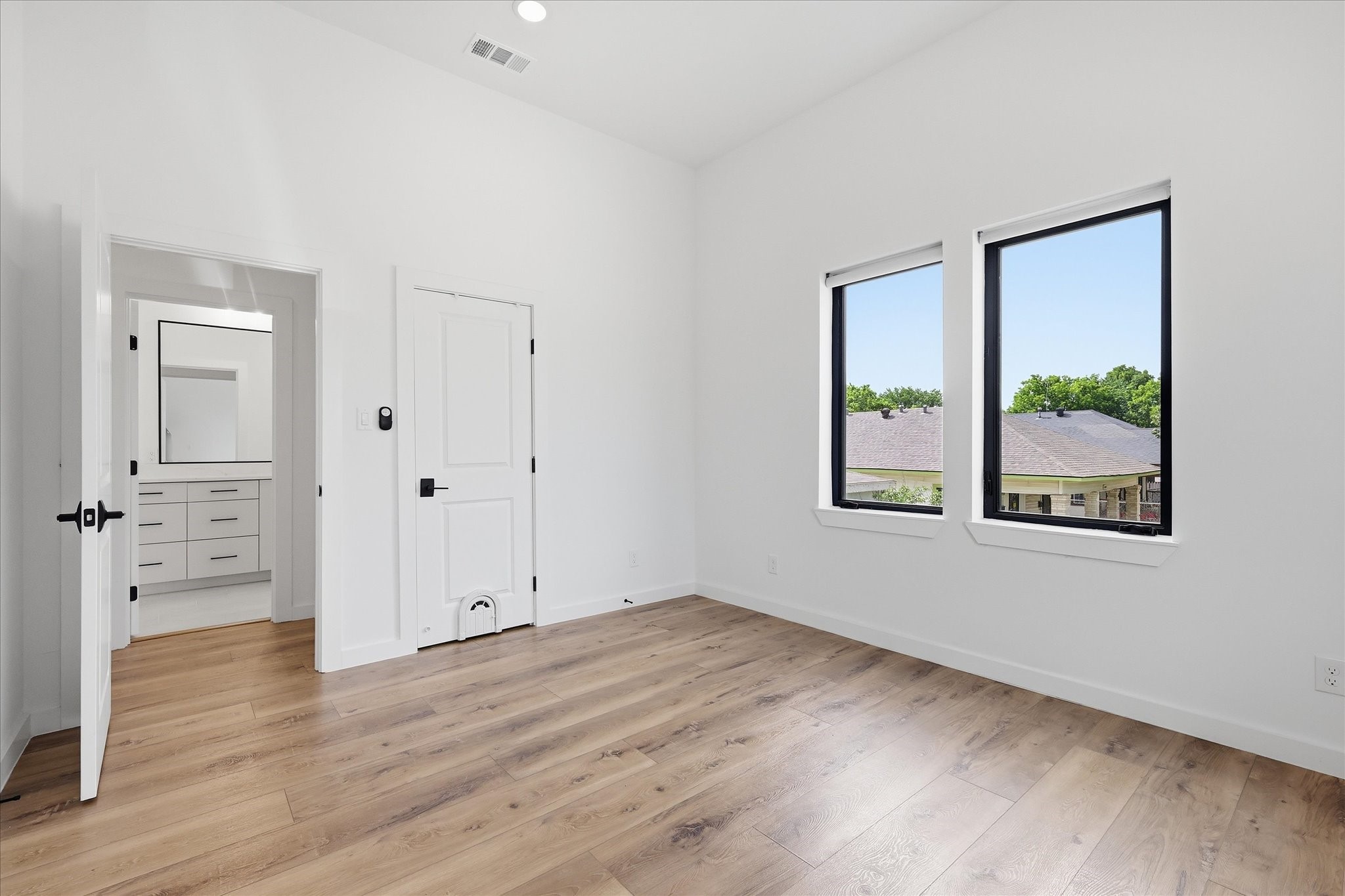 453 W Morphy Street Fort Worth TX 76104
