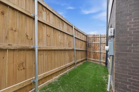 453 W Morphy Street Fort Worth TX 76104