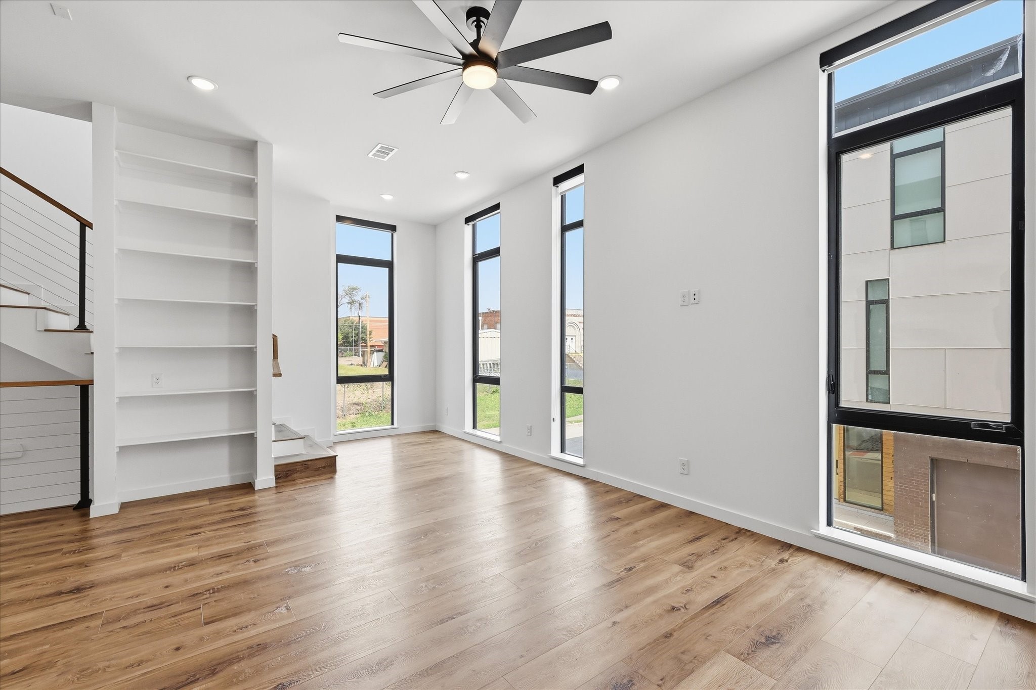 453 W Morphy Street Fort Worth TX 76104