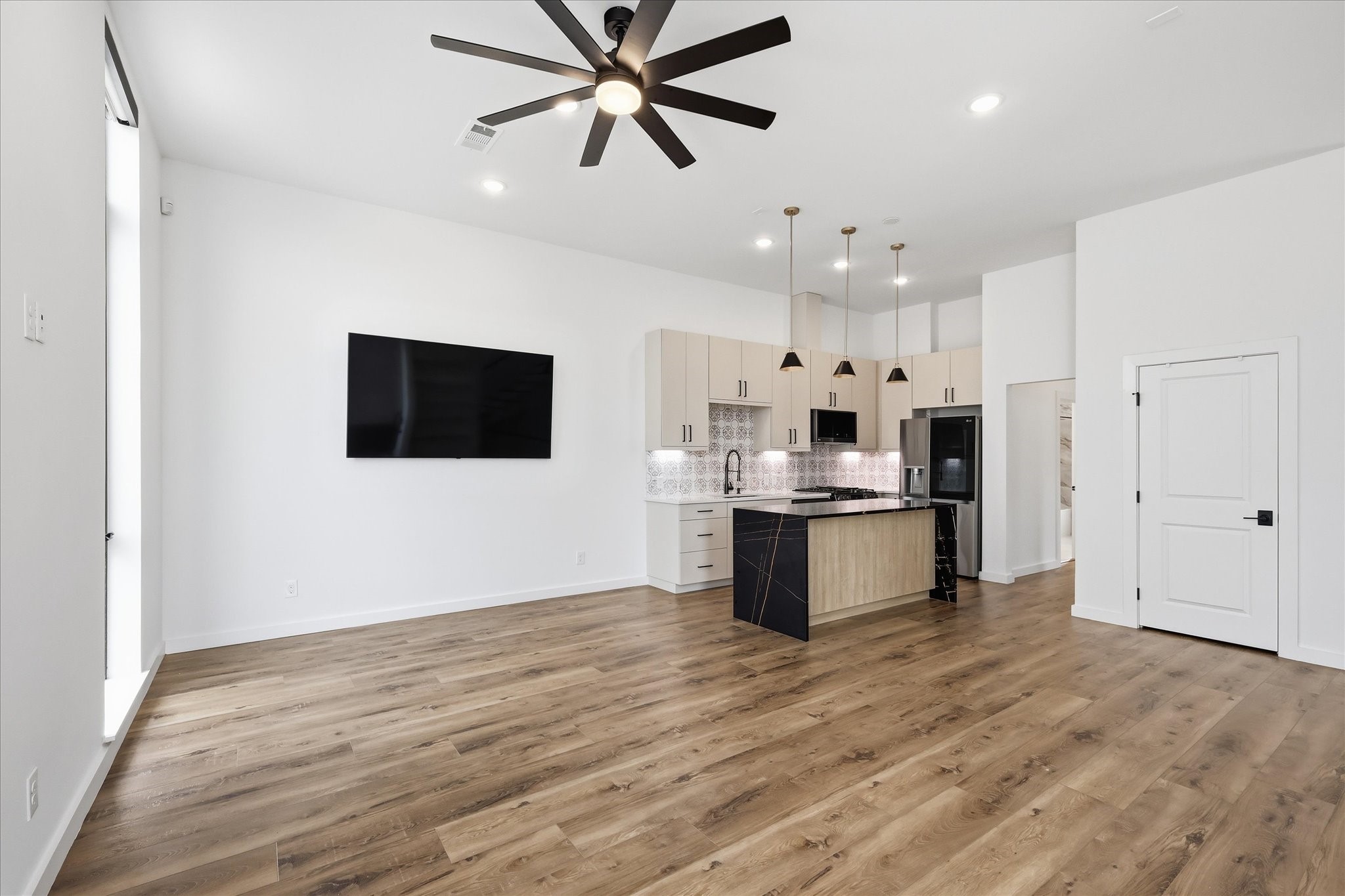 453 W Morphy Street Fort Worth TX 76104