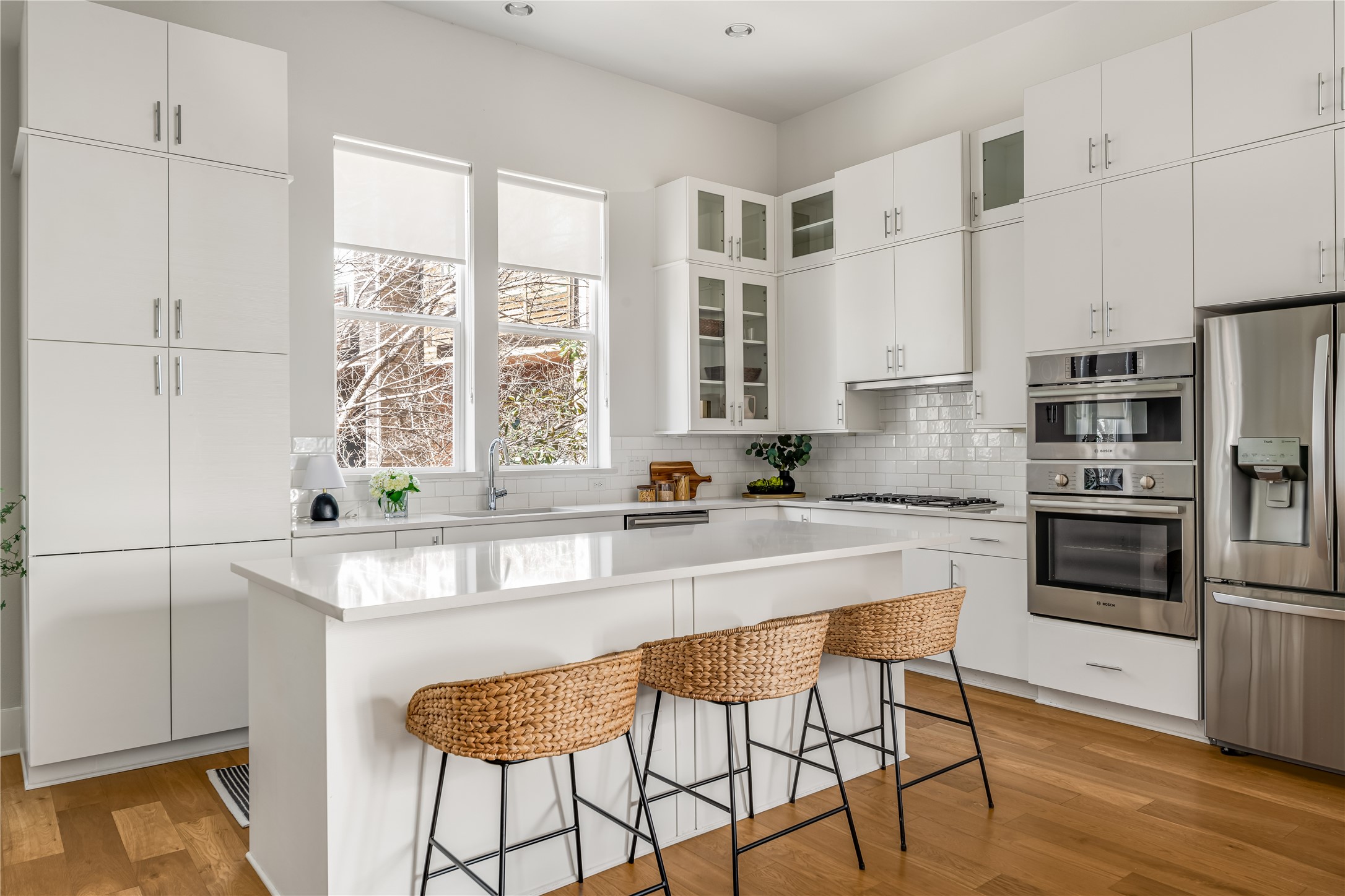 381 E Greenbriar Lane Dallas TX 75203
