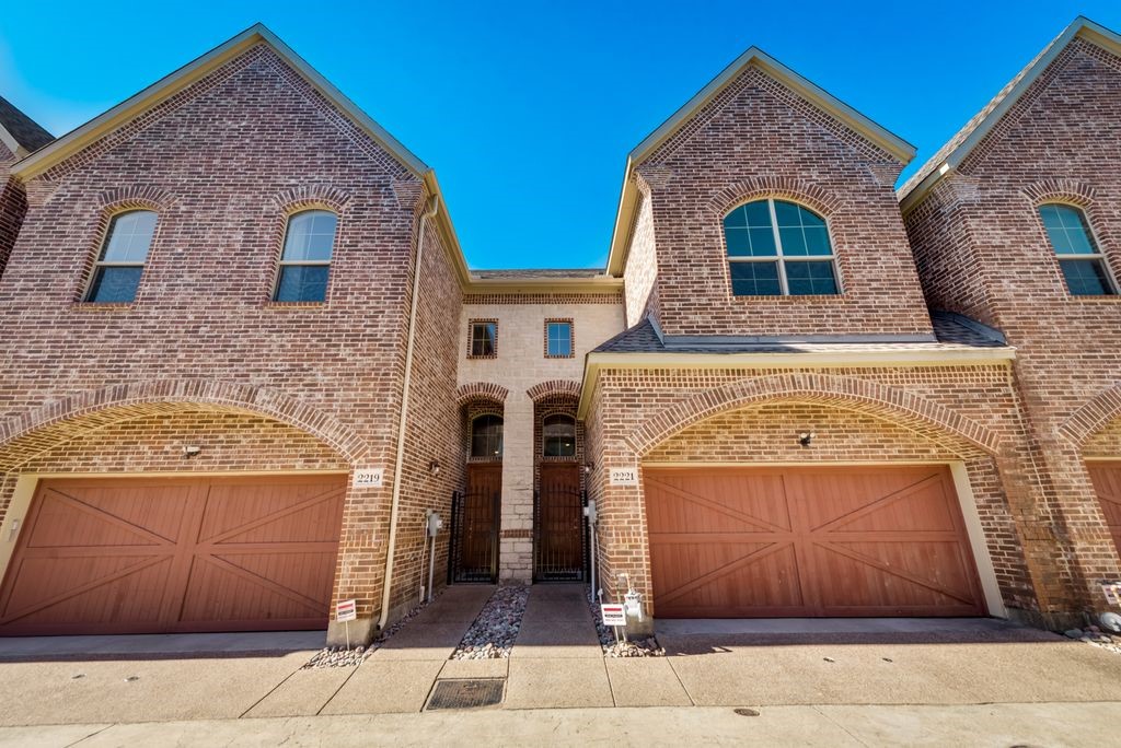 2221 Eriksson Lane Dallas TX 75204