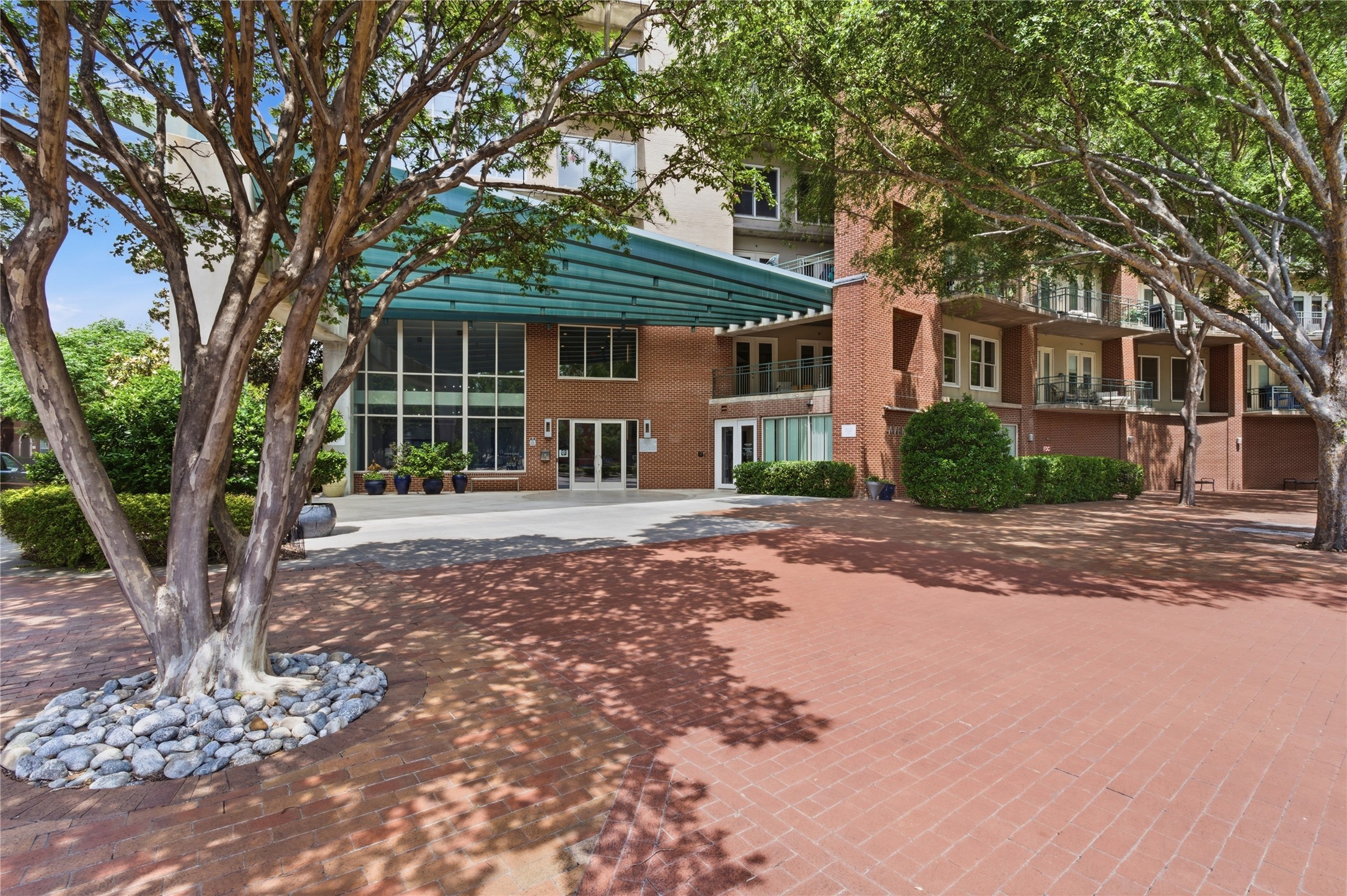 5055 Addison Circle Addison TX 75001