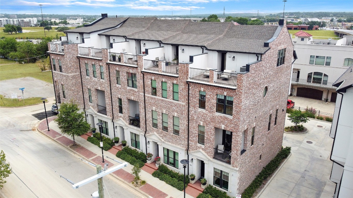 908 W Peach Street Fort Worth TX 76102