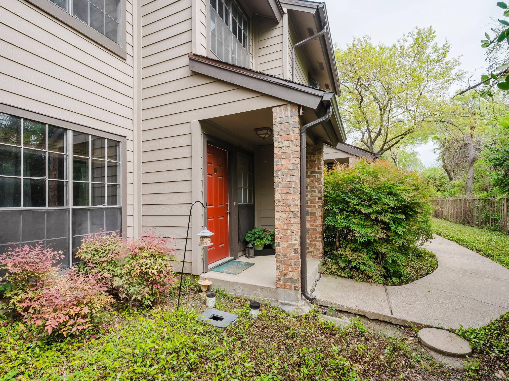 9910 Royal Lane Dallas TX 75231