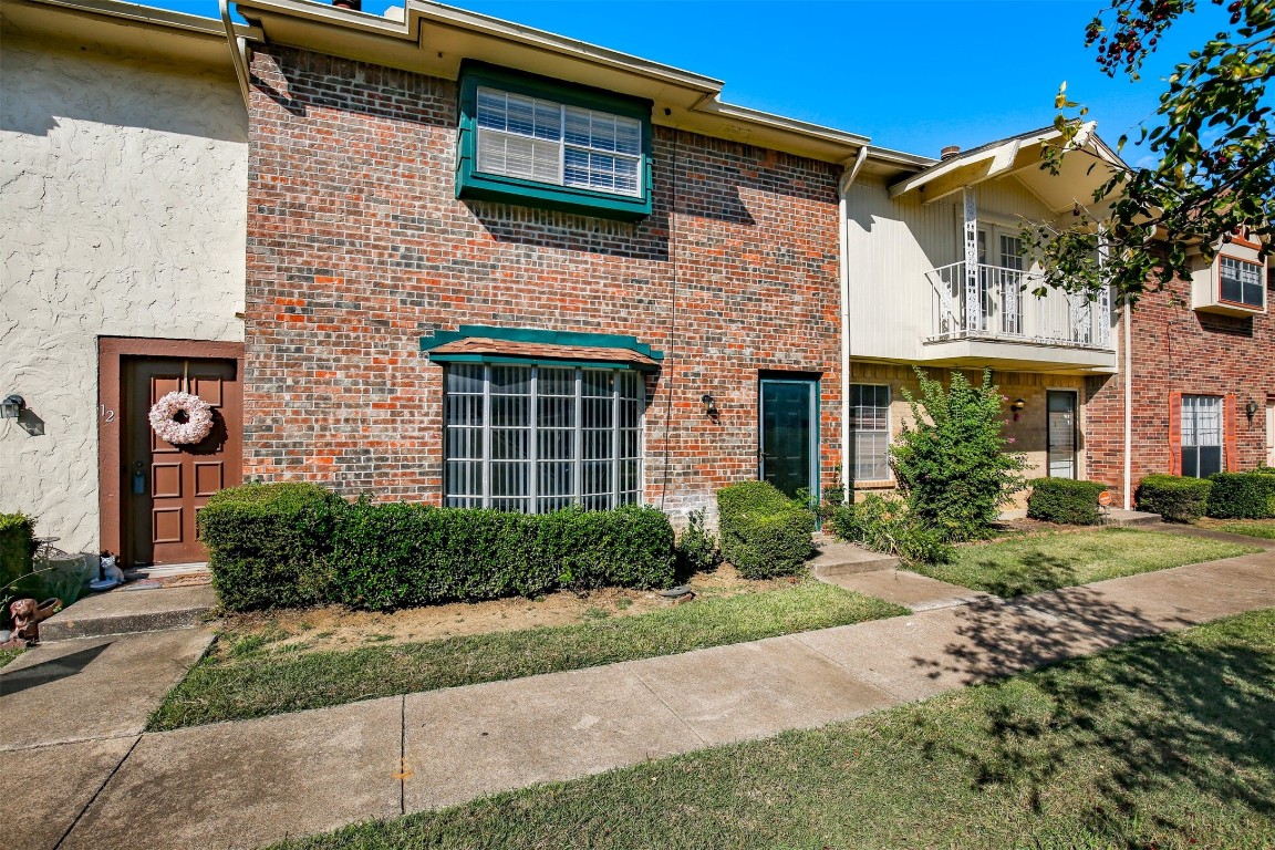 10 E Mountain Lane Grand Prairie TX 75052