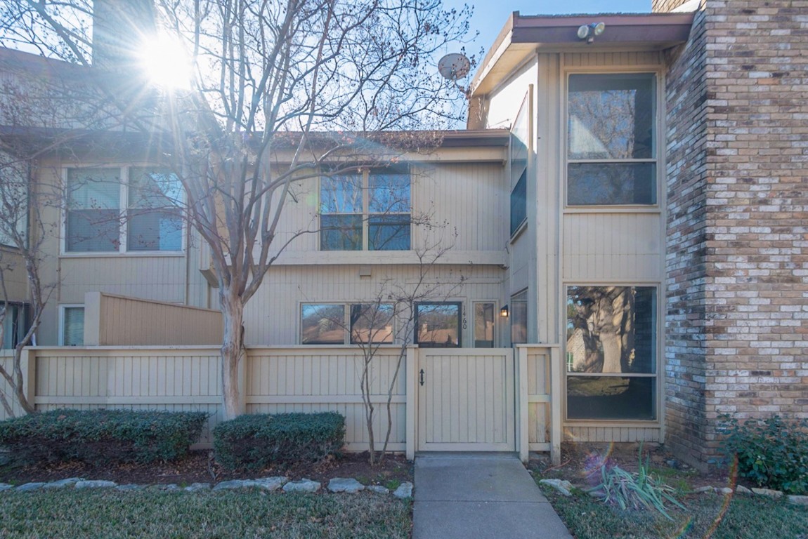 1460 Creekview Court Fort Worth TX 76112