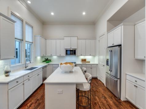 2114 Aylesport Drive Dallas TX 75201