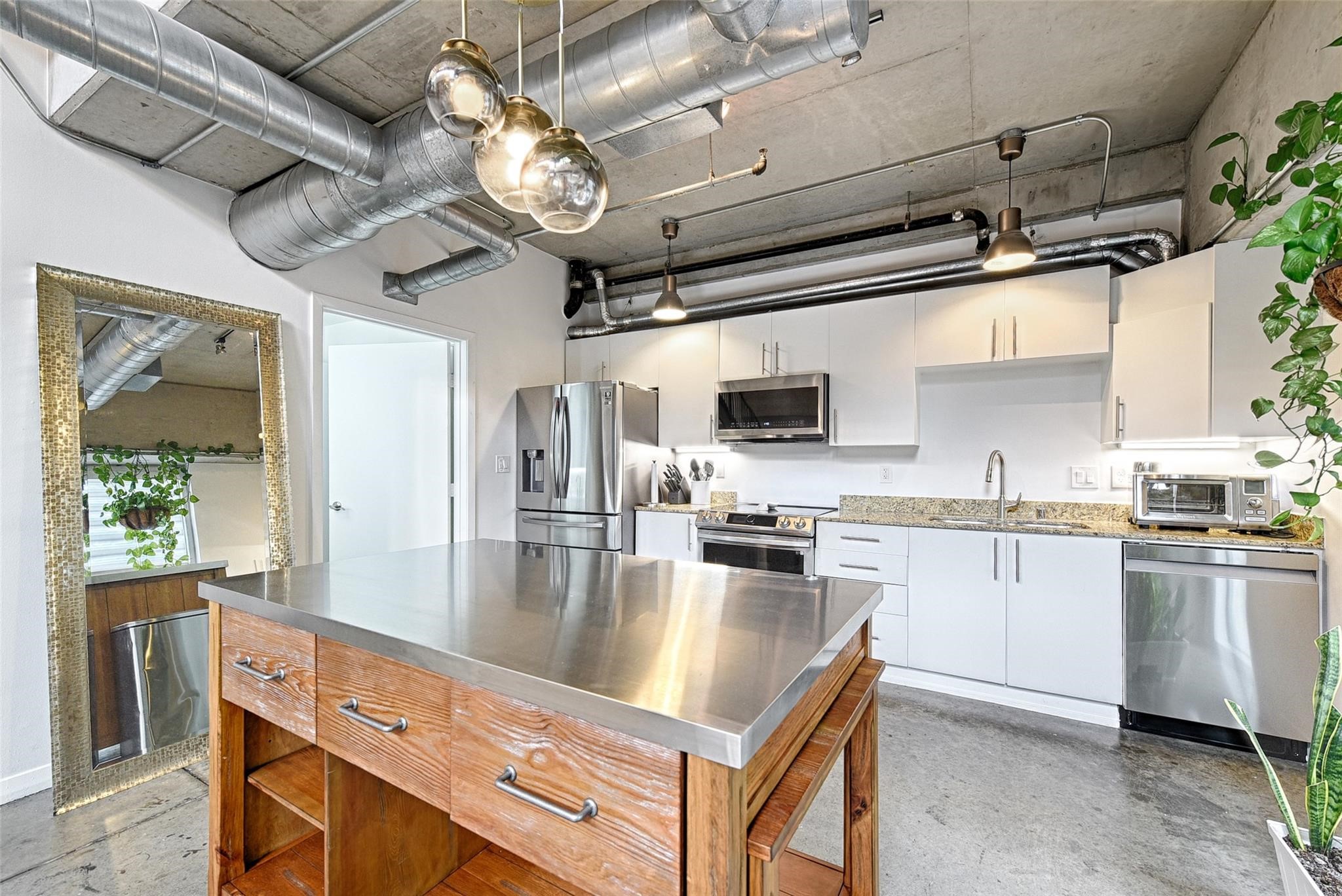 1001 Belleview Street Dallas TX 75215