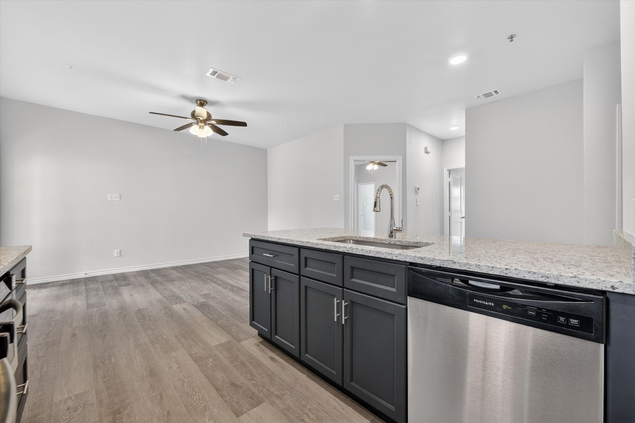 4800 W Lovers Lane Dallas TX 75209