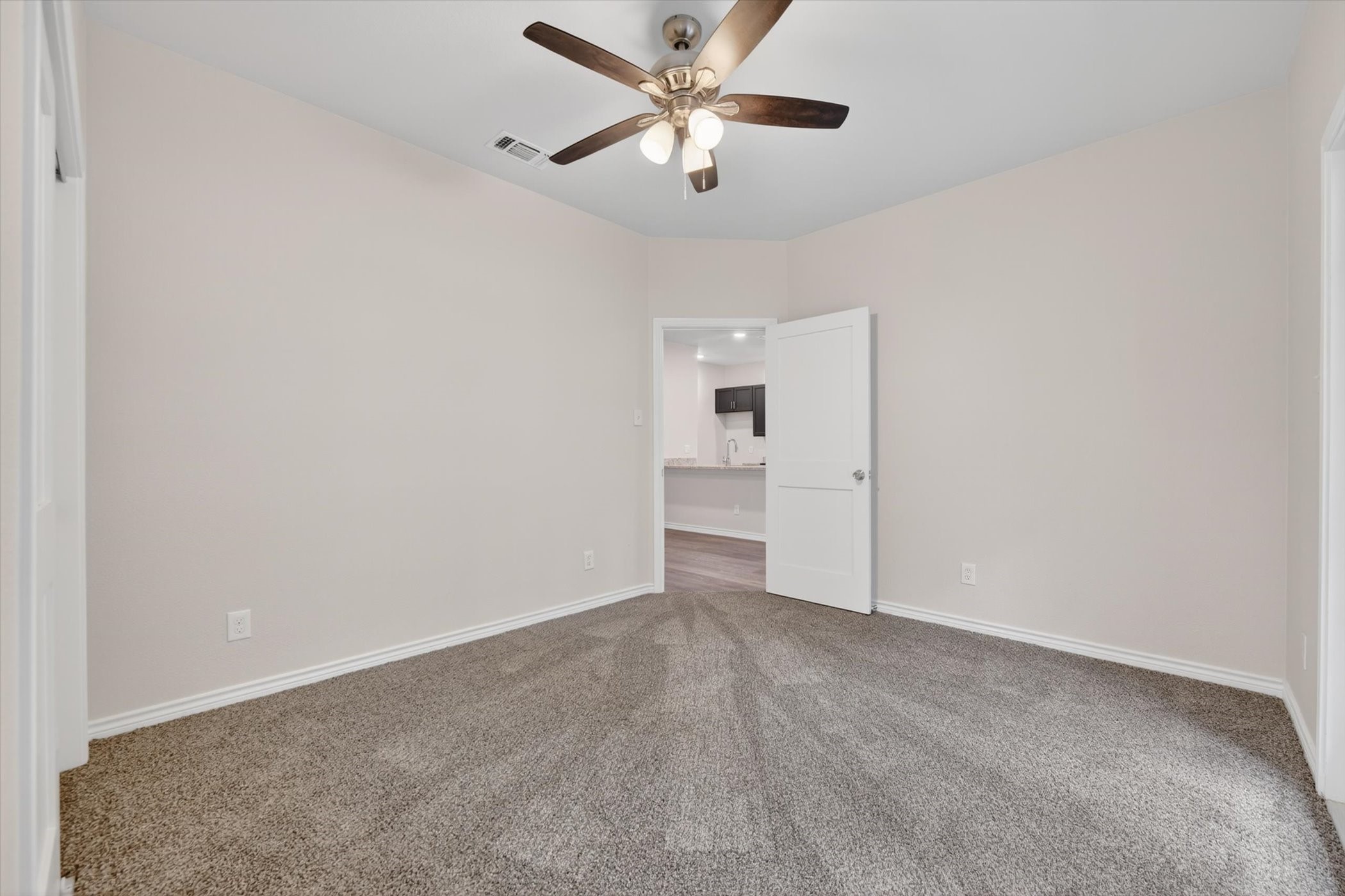 4800 W Lovers Lane Dallas TX 75209