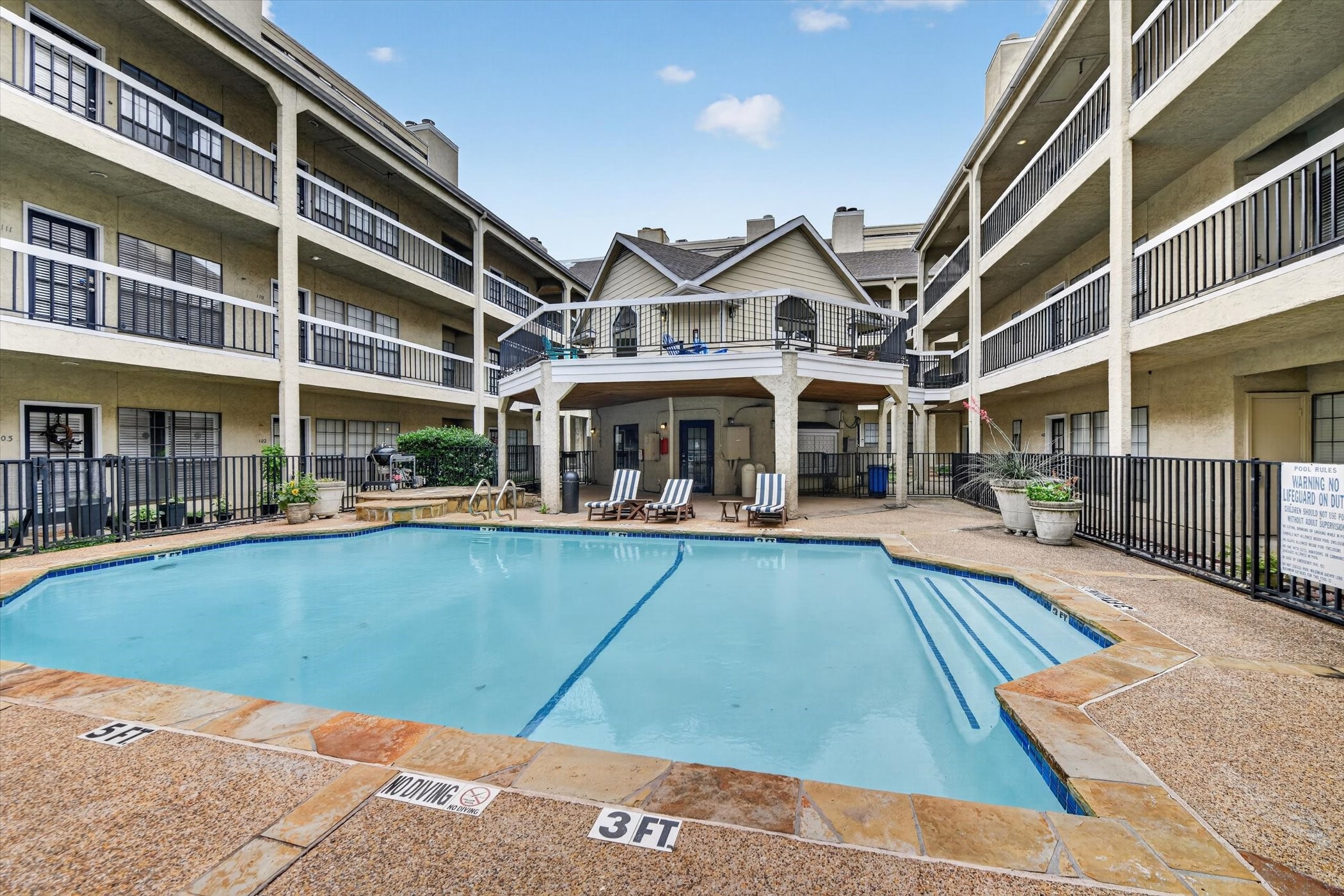 4800 W Lovers Lane Dallas TX 75209