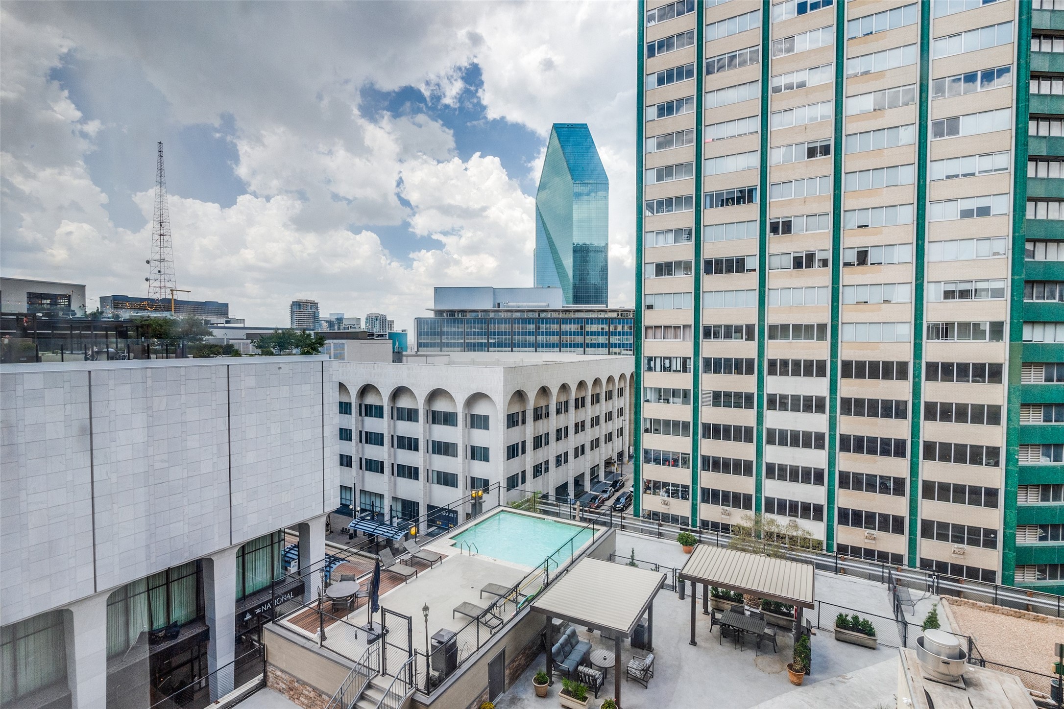 1505 Elm Street Dallas TX 75201