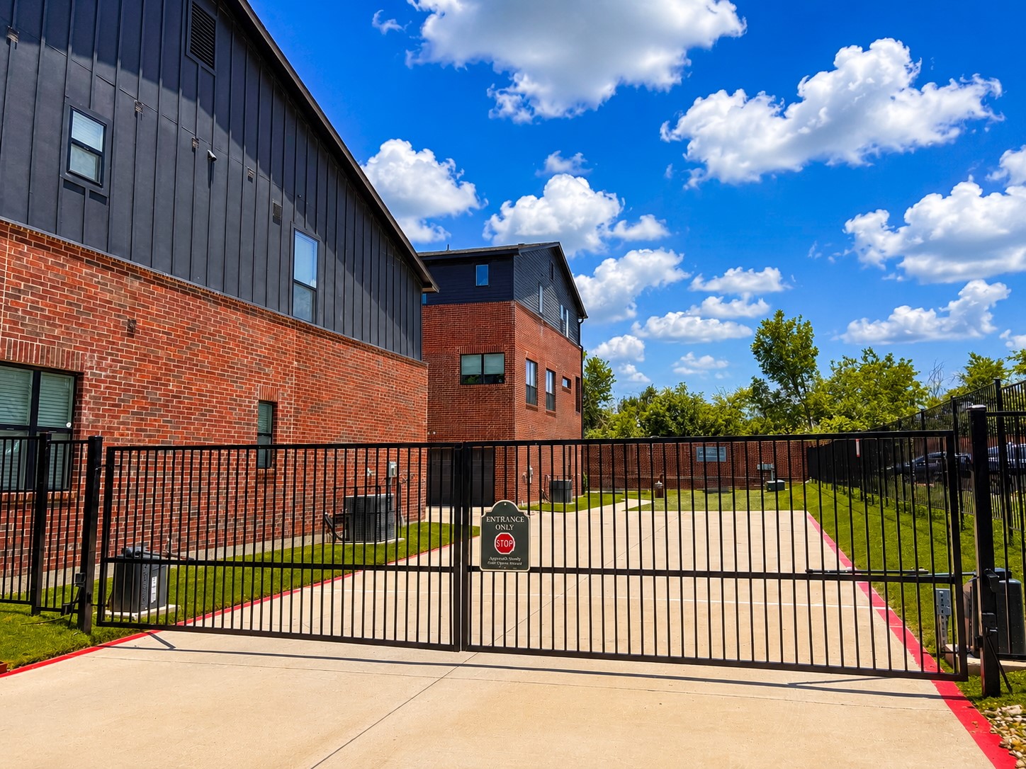 2825 Stanley Avenue Fort Worth TX 76110